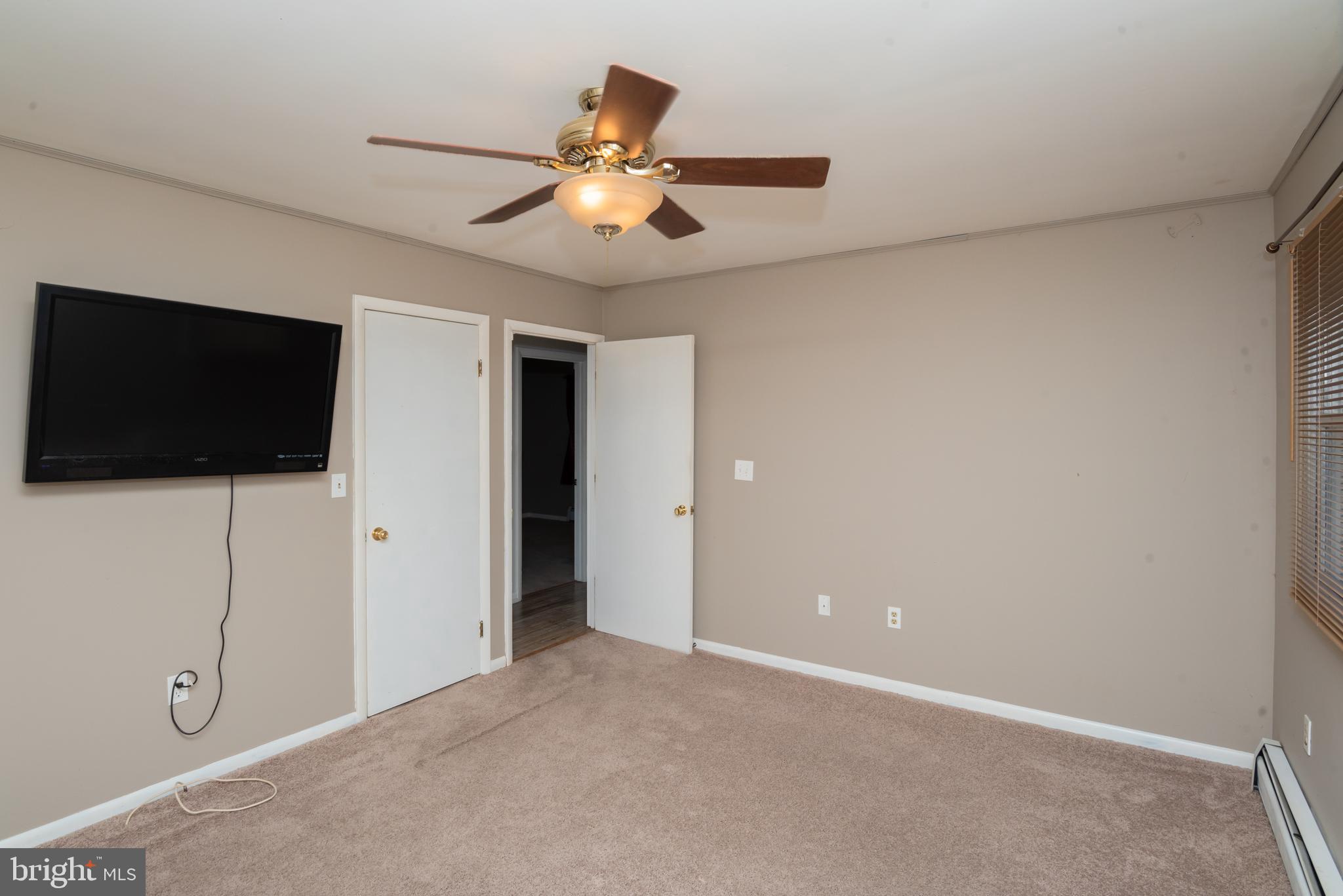 ESSEX RIDGE - Residential