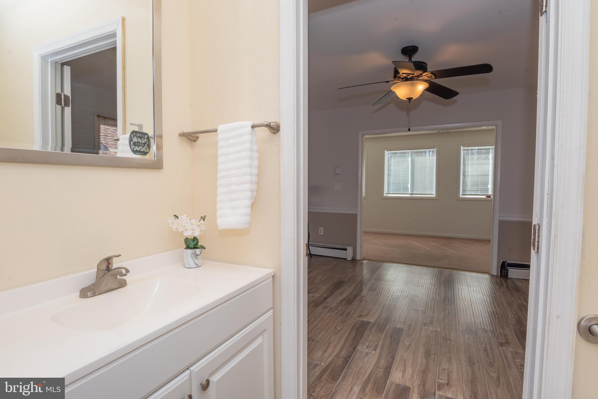 ESSEX RIDGE - Residential