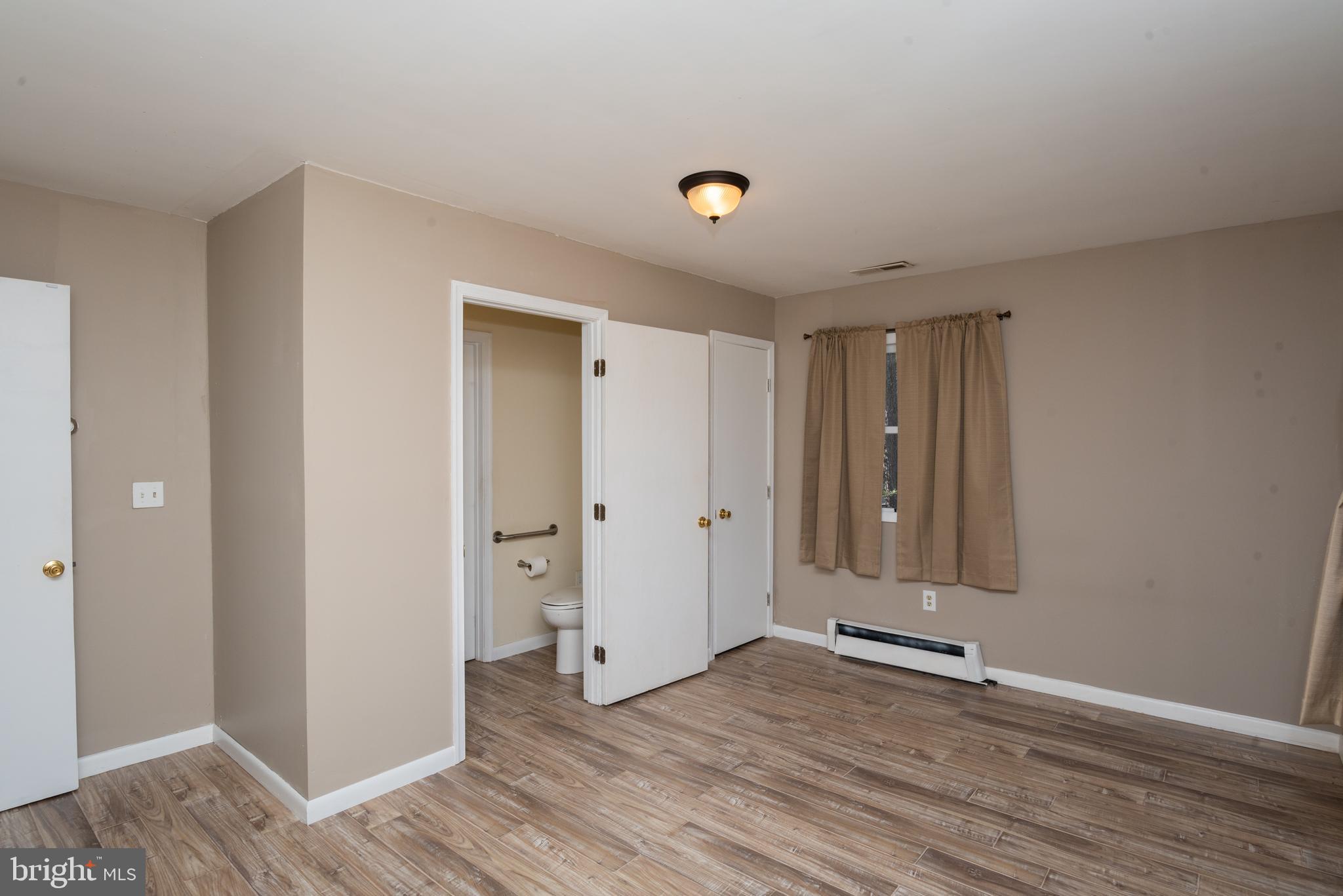 ESSEX RIDGE - Residential