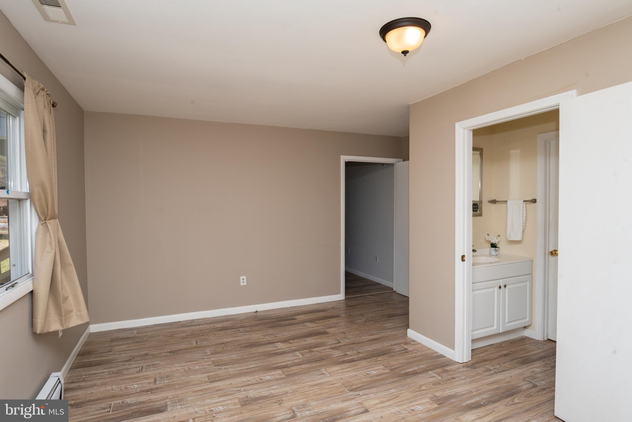 ESSEX RIDGE - Residential