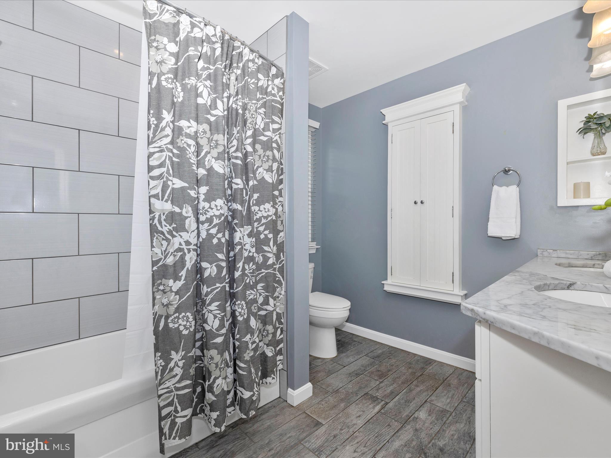 PEACHTREE EAST - Residential