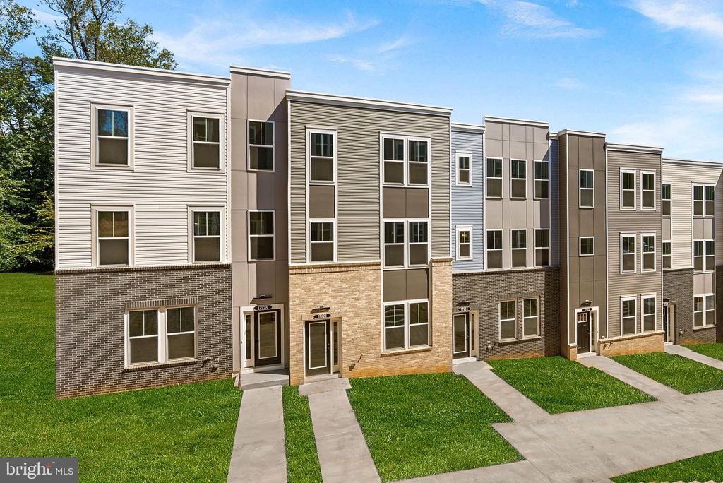 Photo of 17952 Alicia Avenue, DUMFRIES, VA 22026 (MLS # VAPW2106408)