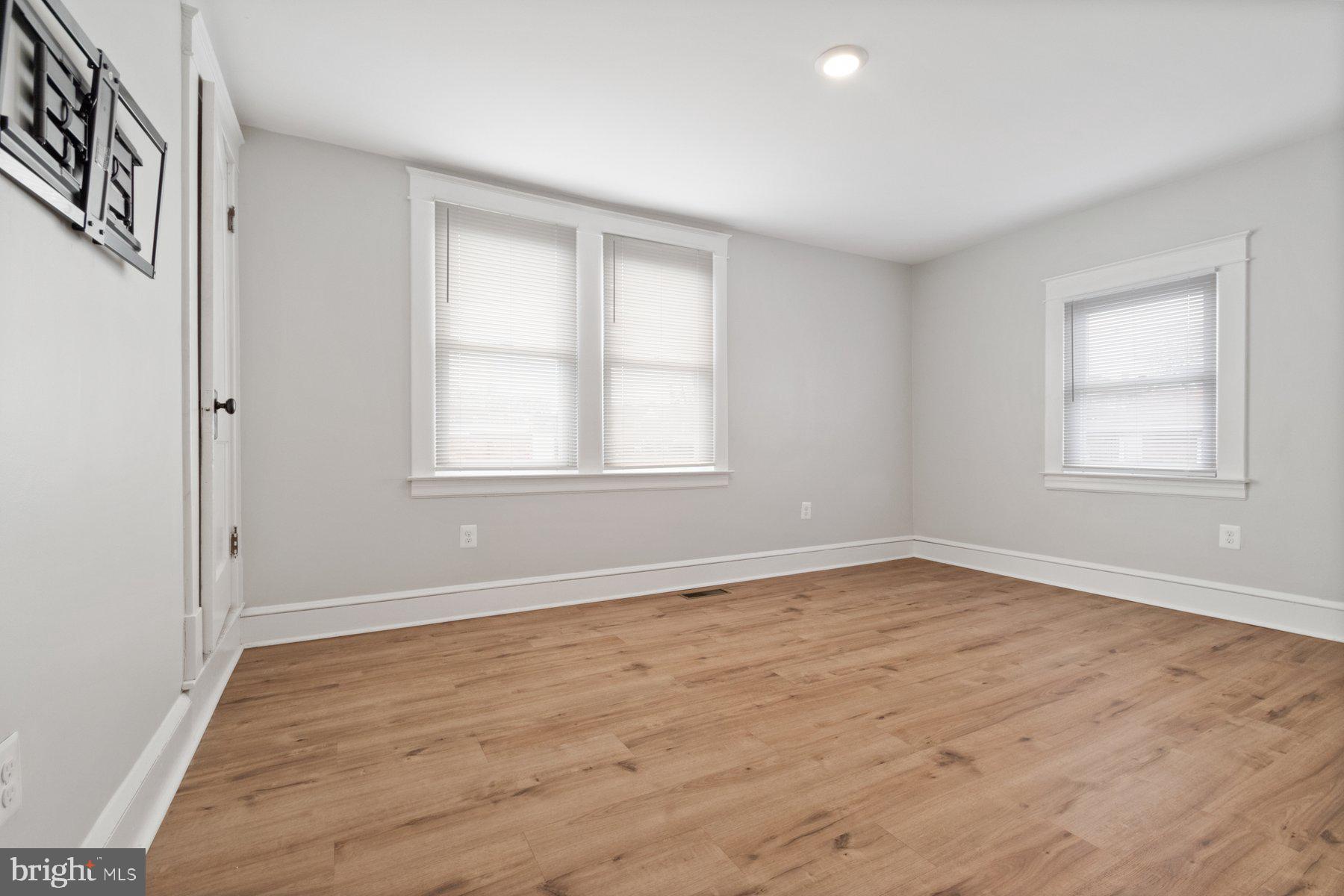 RIDGEWOOD - Residential