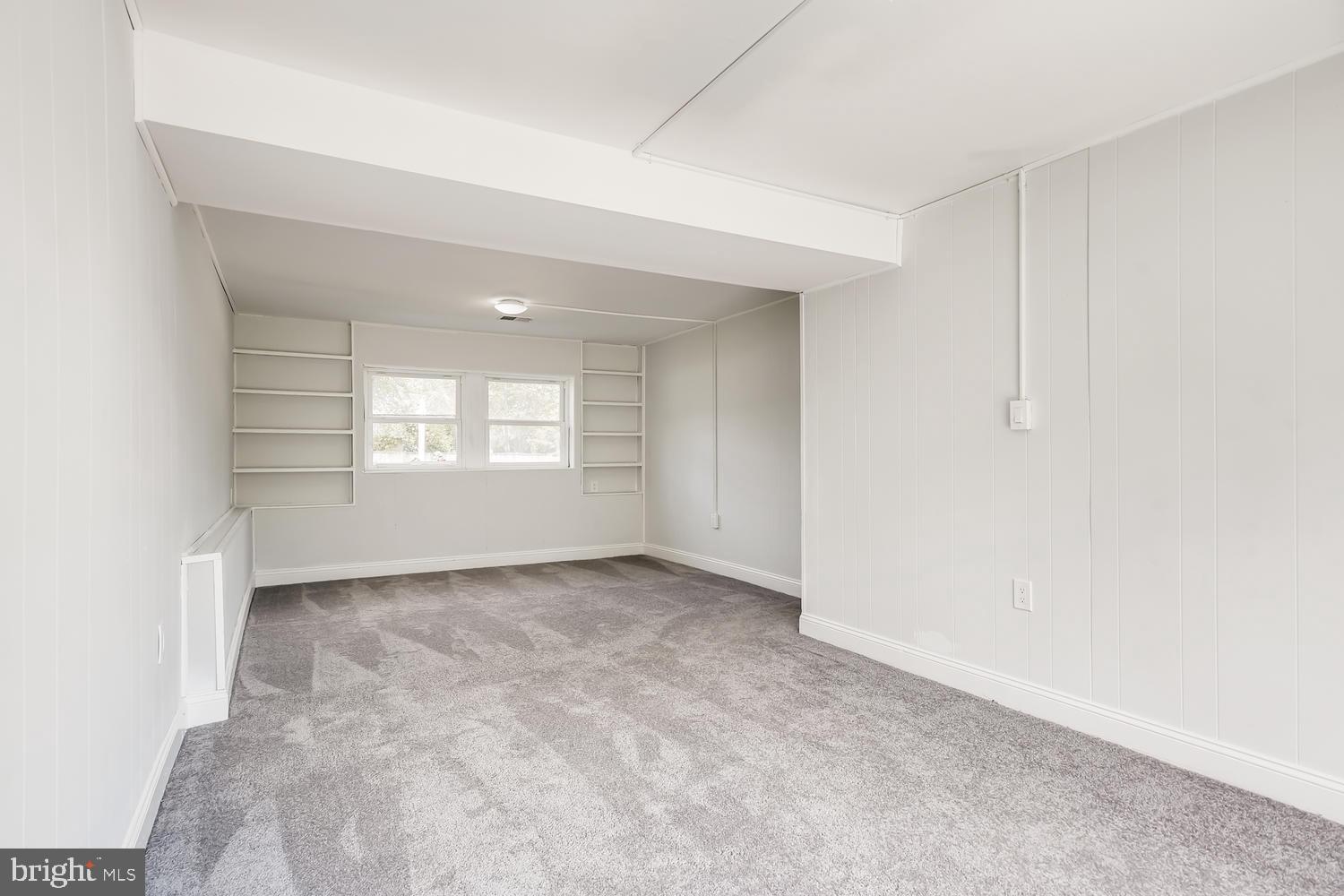 EDGEWATER VILLAGE - Residential