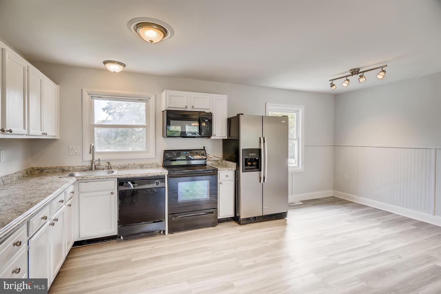 EDGEWATER VILLAGE - Residential