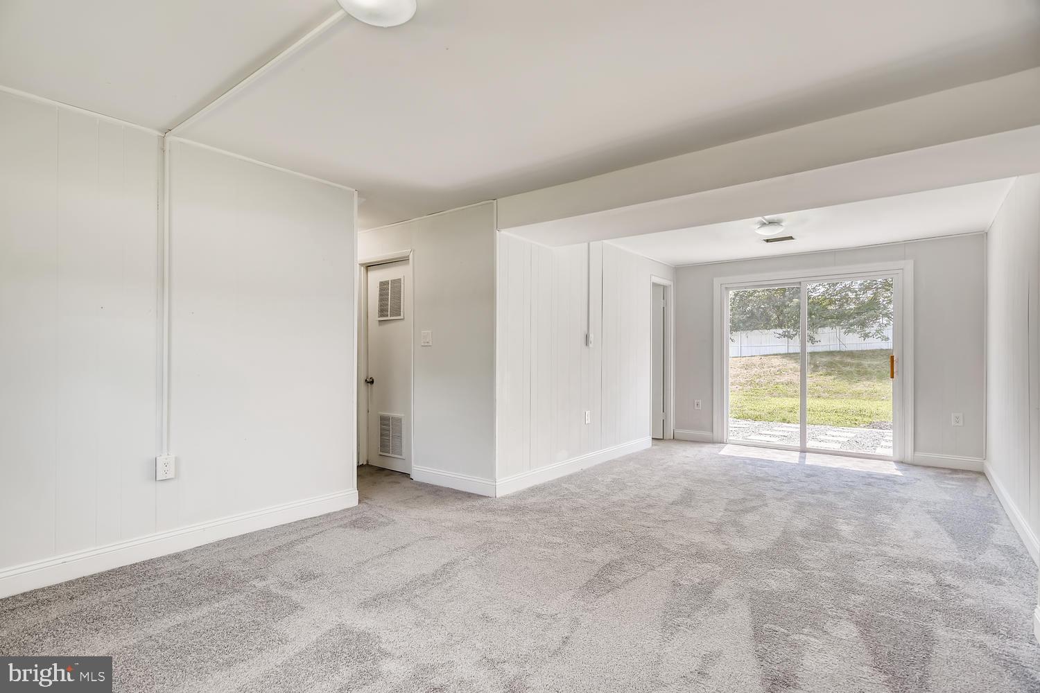 EDGEWATER VILLAGE - Residential