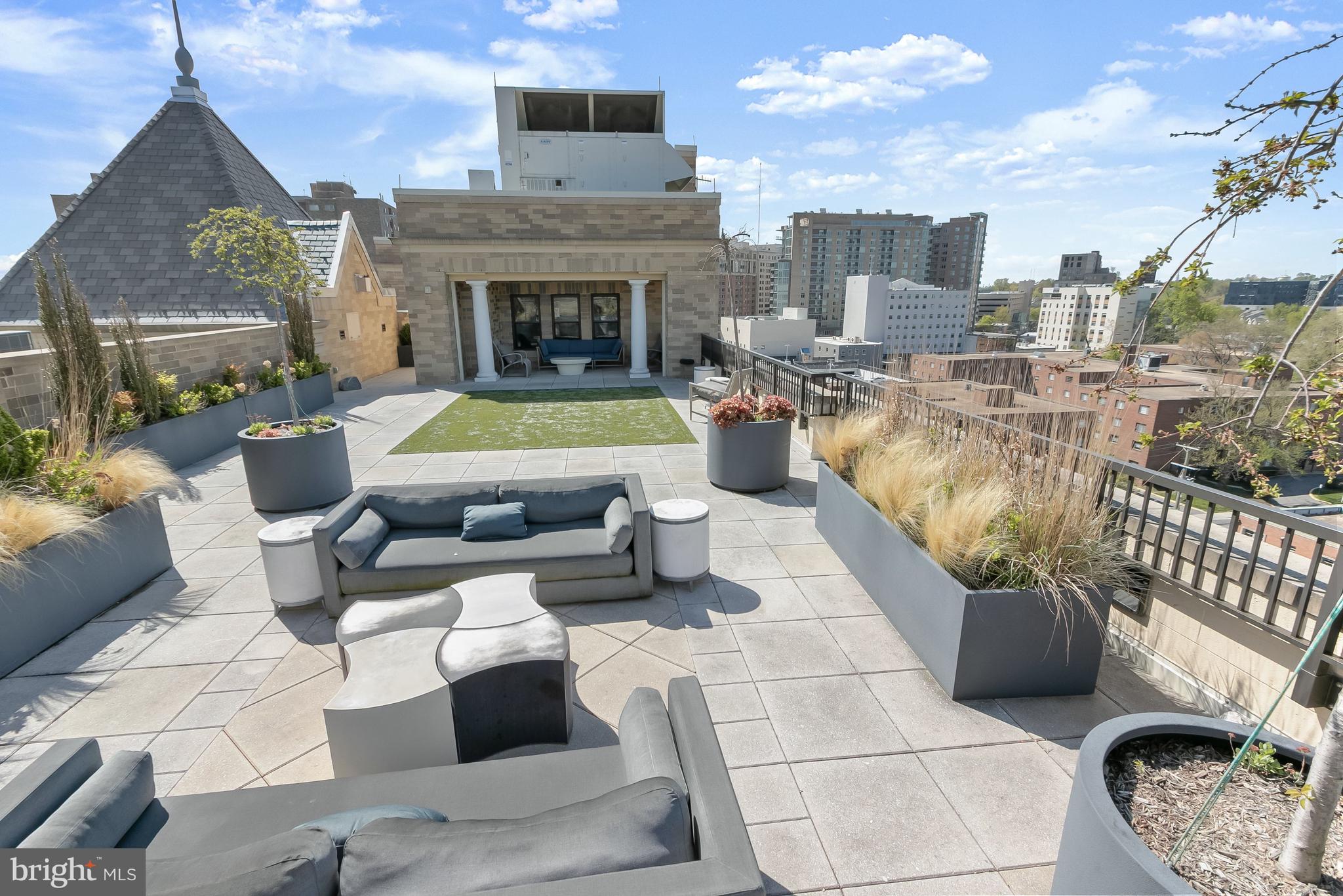 DOWNTOWN BETHESDA - Residential