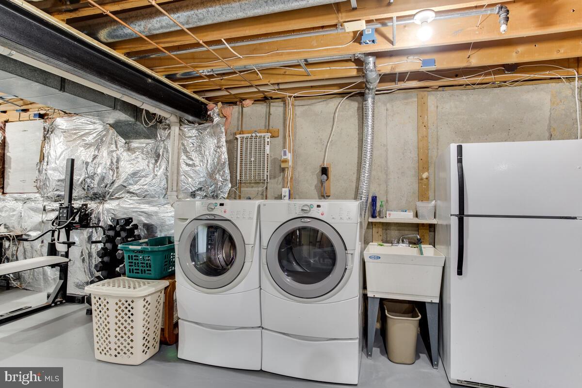 ARAGONA VILLAGE - Residential