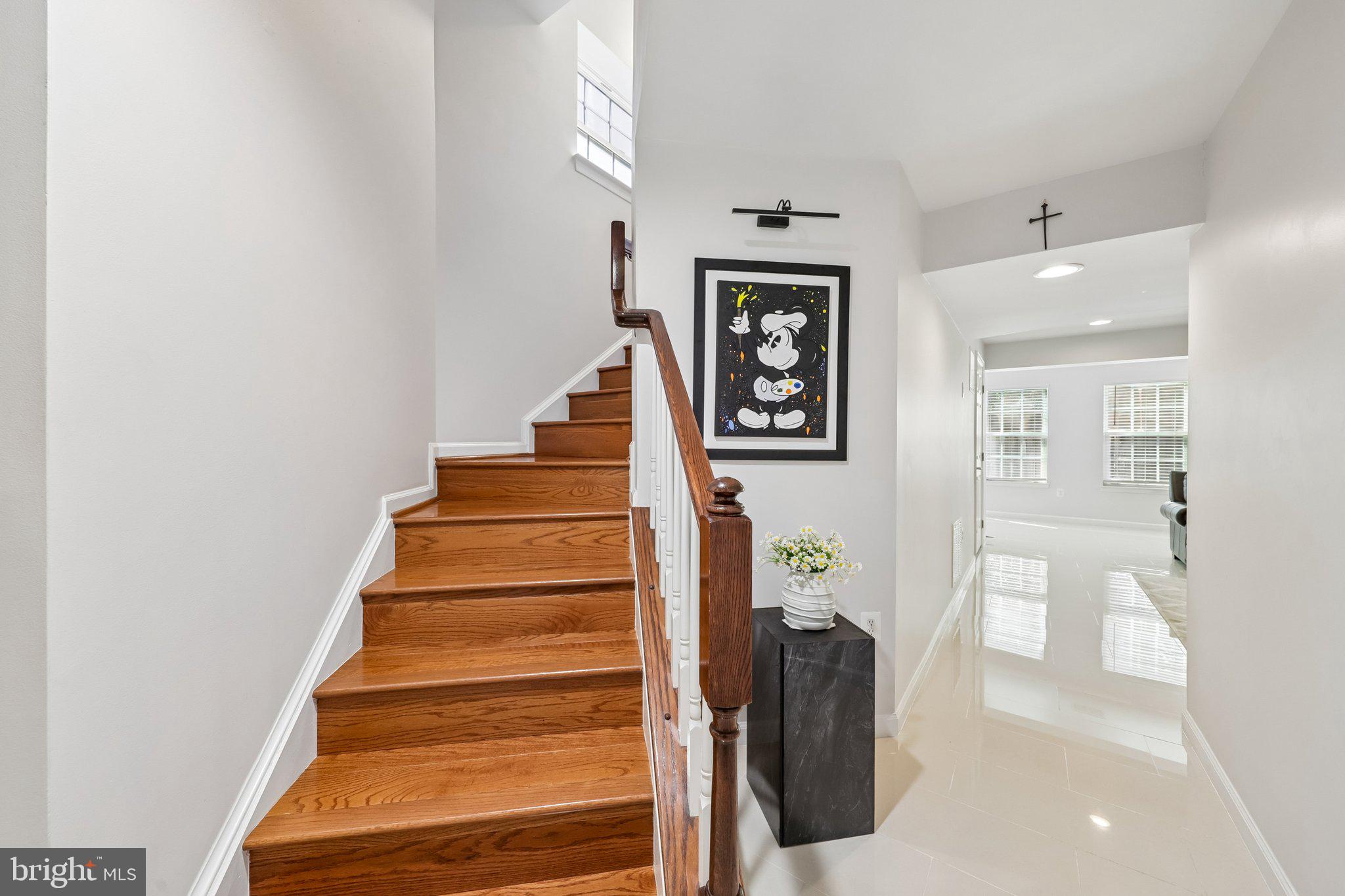 255 WOODSTREAM BOULEVARD