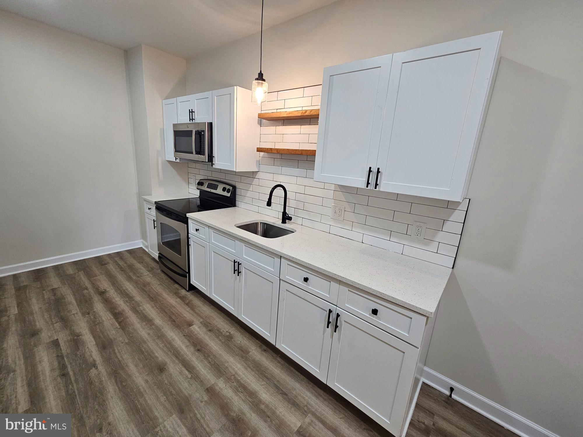 DUTCH HILL - Residential