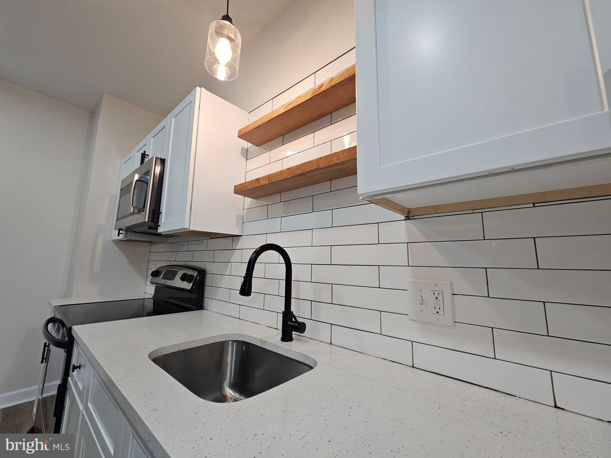 DUTCH HILL - Residential