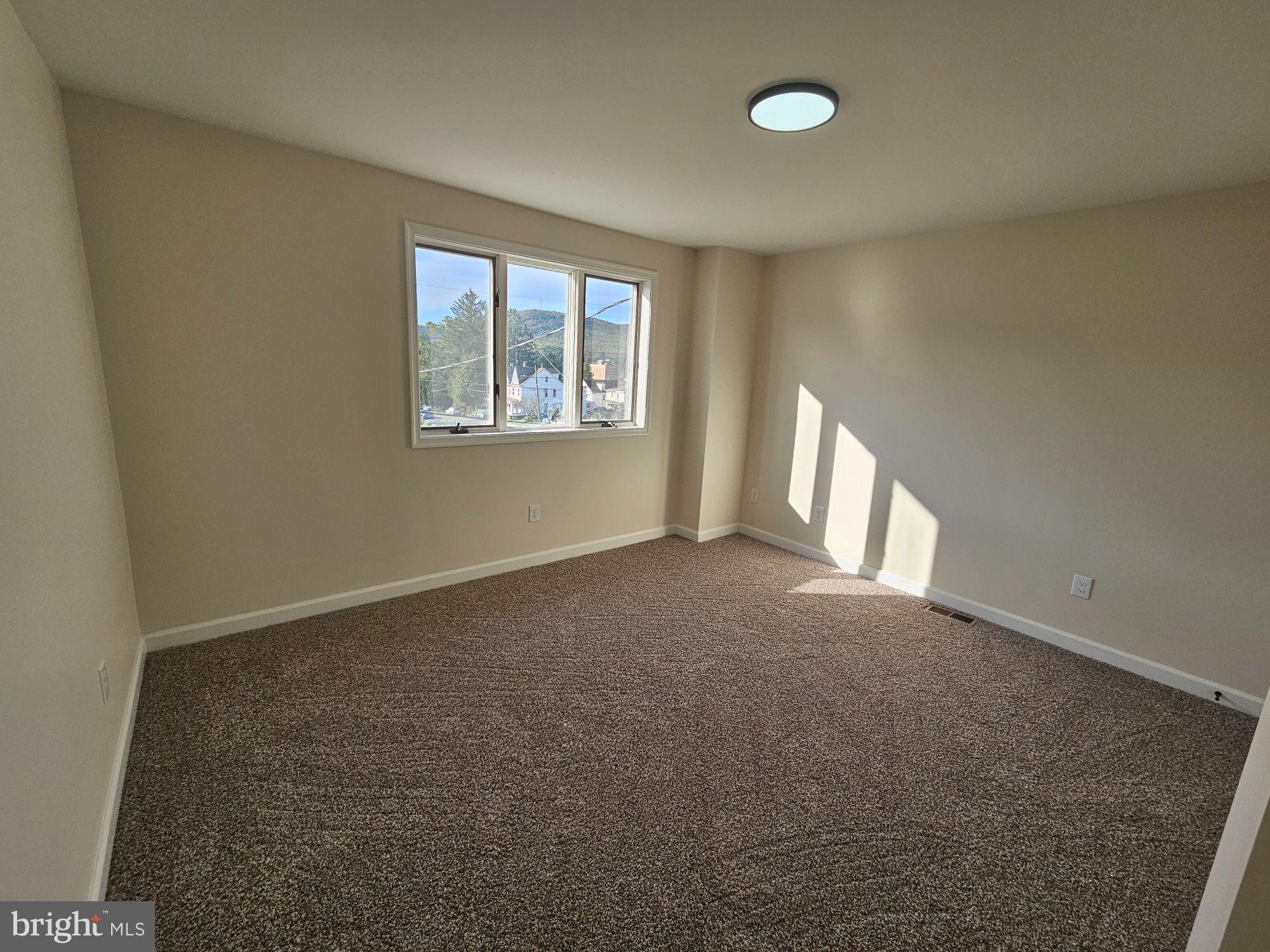 DUTCH HILL - Residential