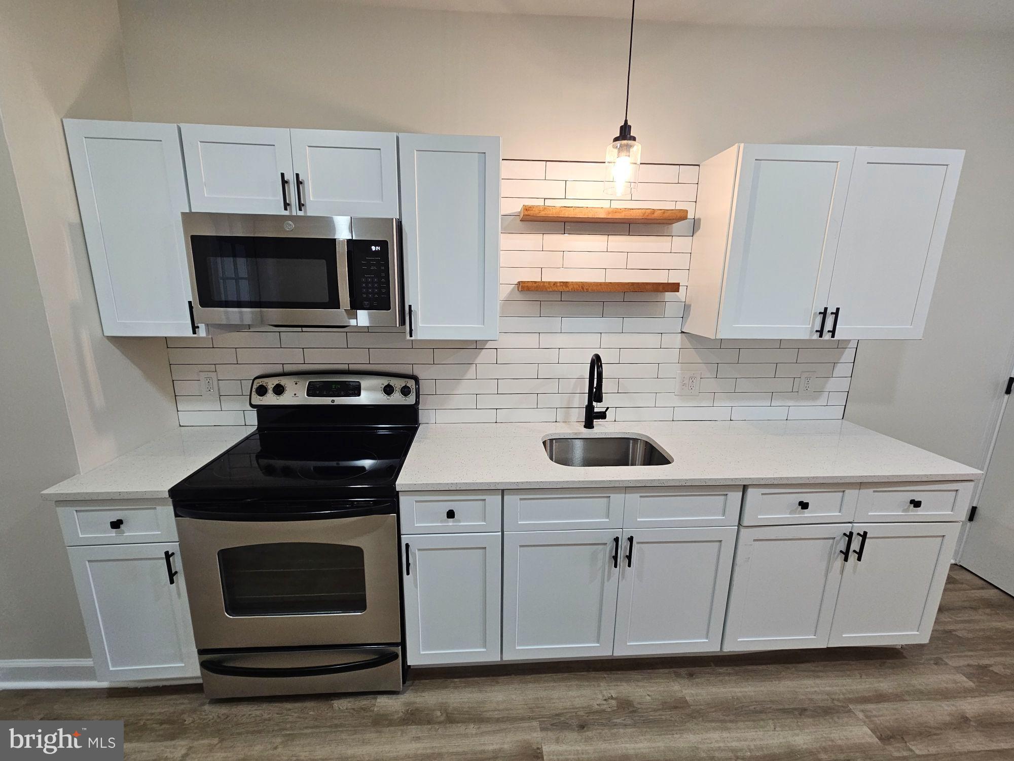 DUTCH HILL - Residential