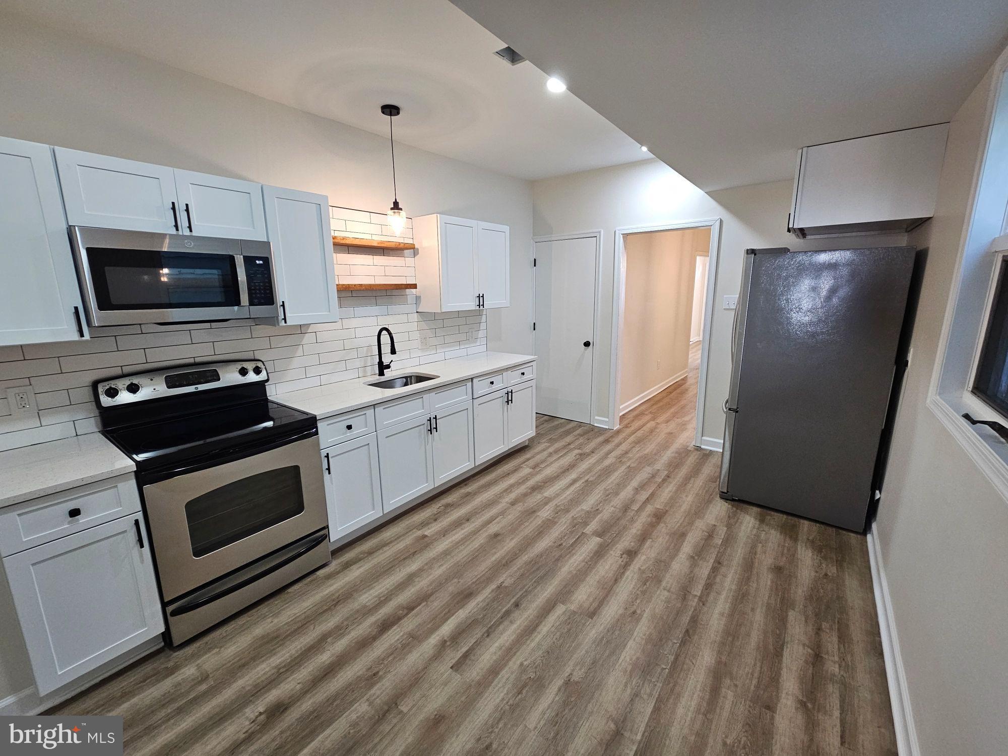 DUTCH HILL - Residential