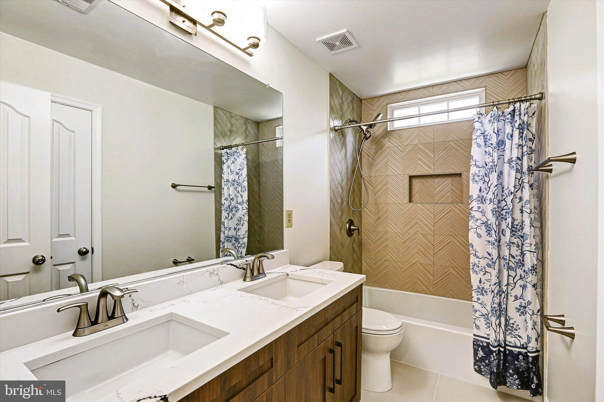 VILLAGE OF RIVER HILL - Residential