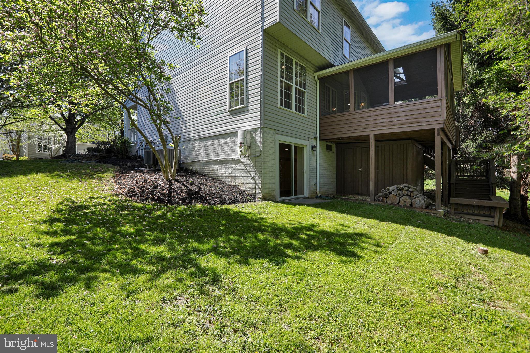 VILLAGE OF RIVER HILL - Residential