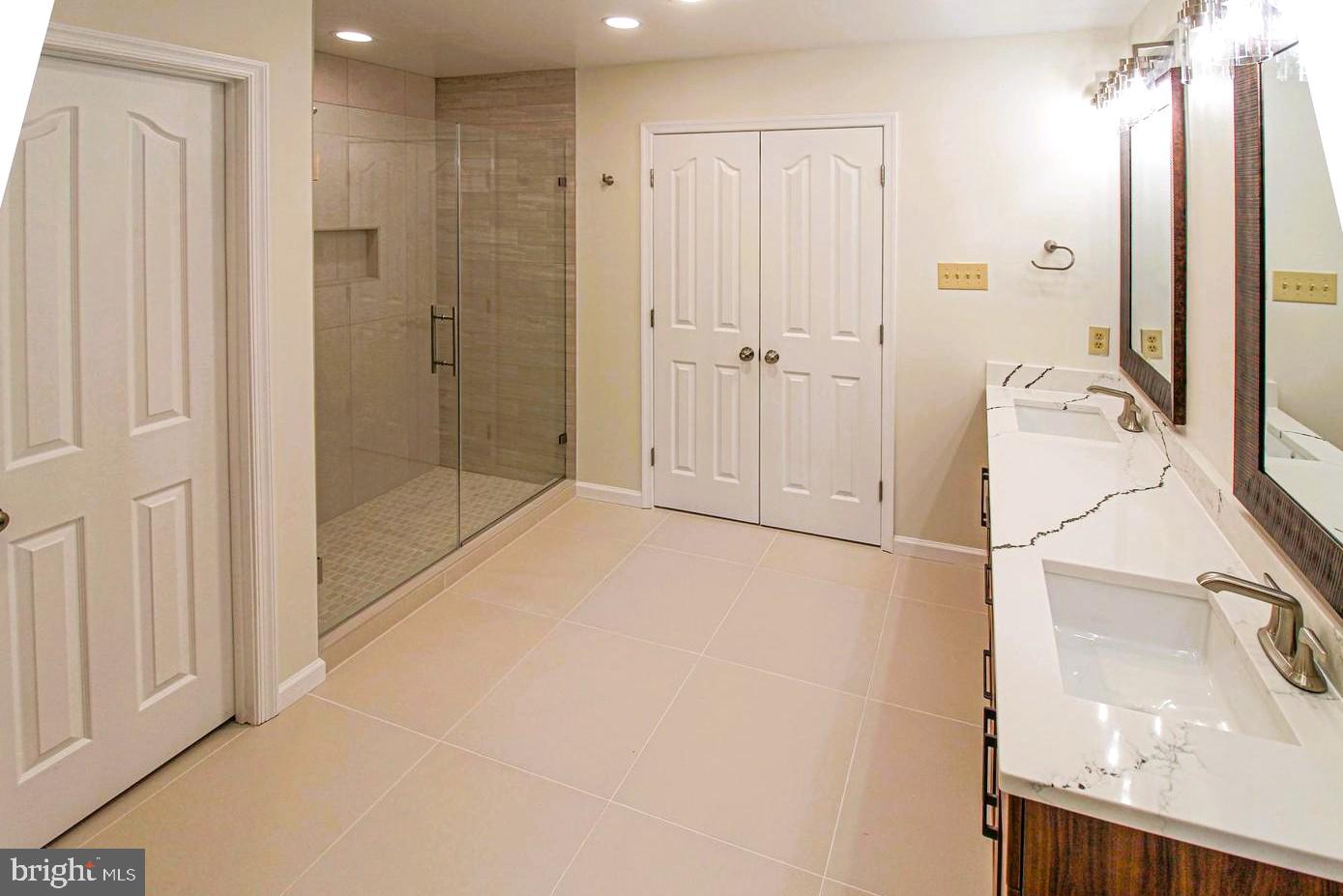 VILLAGE OF RIVER HILL - Residential