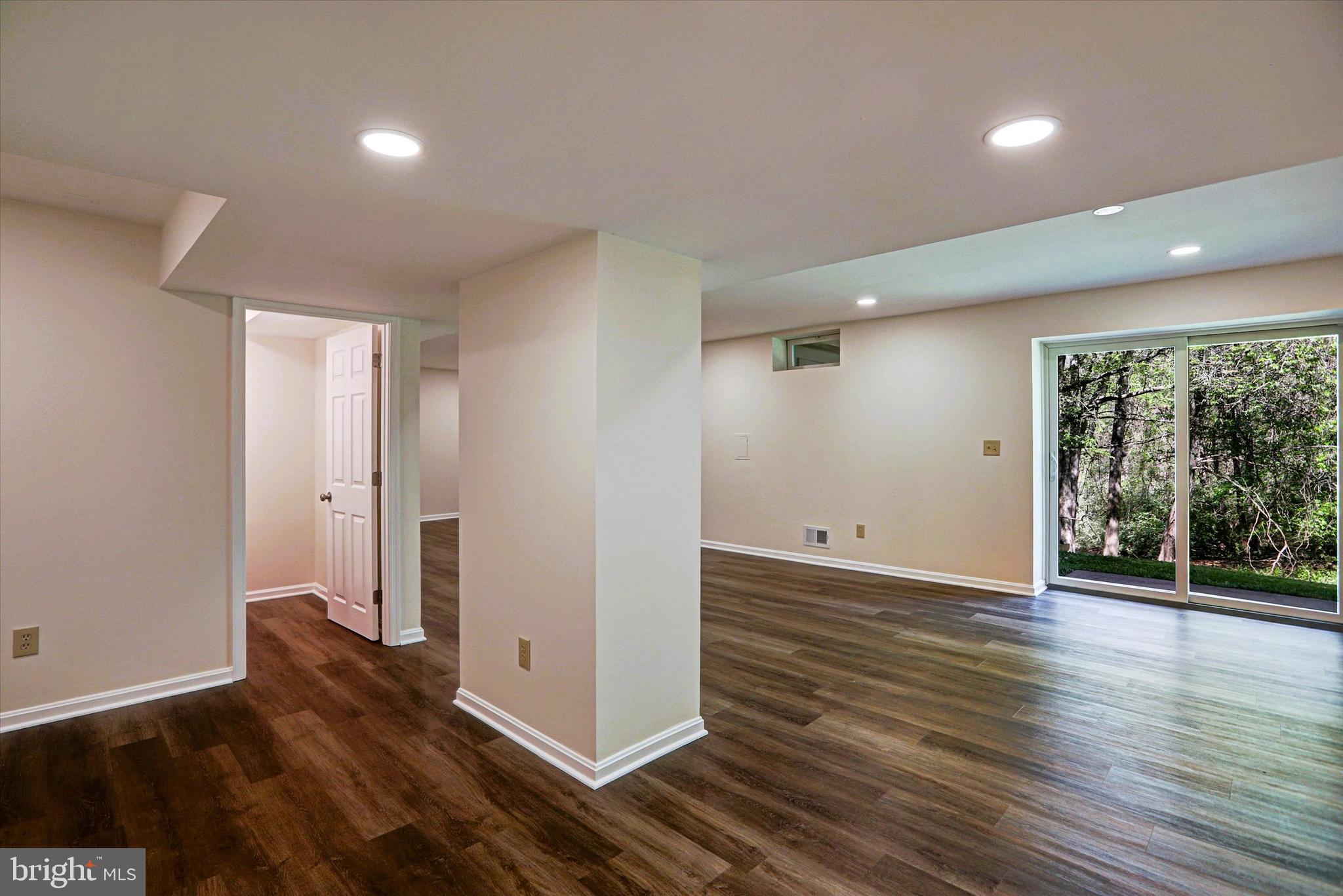 VILLAGE OF RIVER HILL - Residential