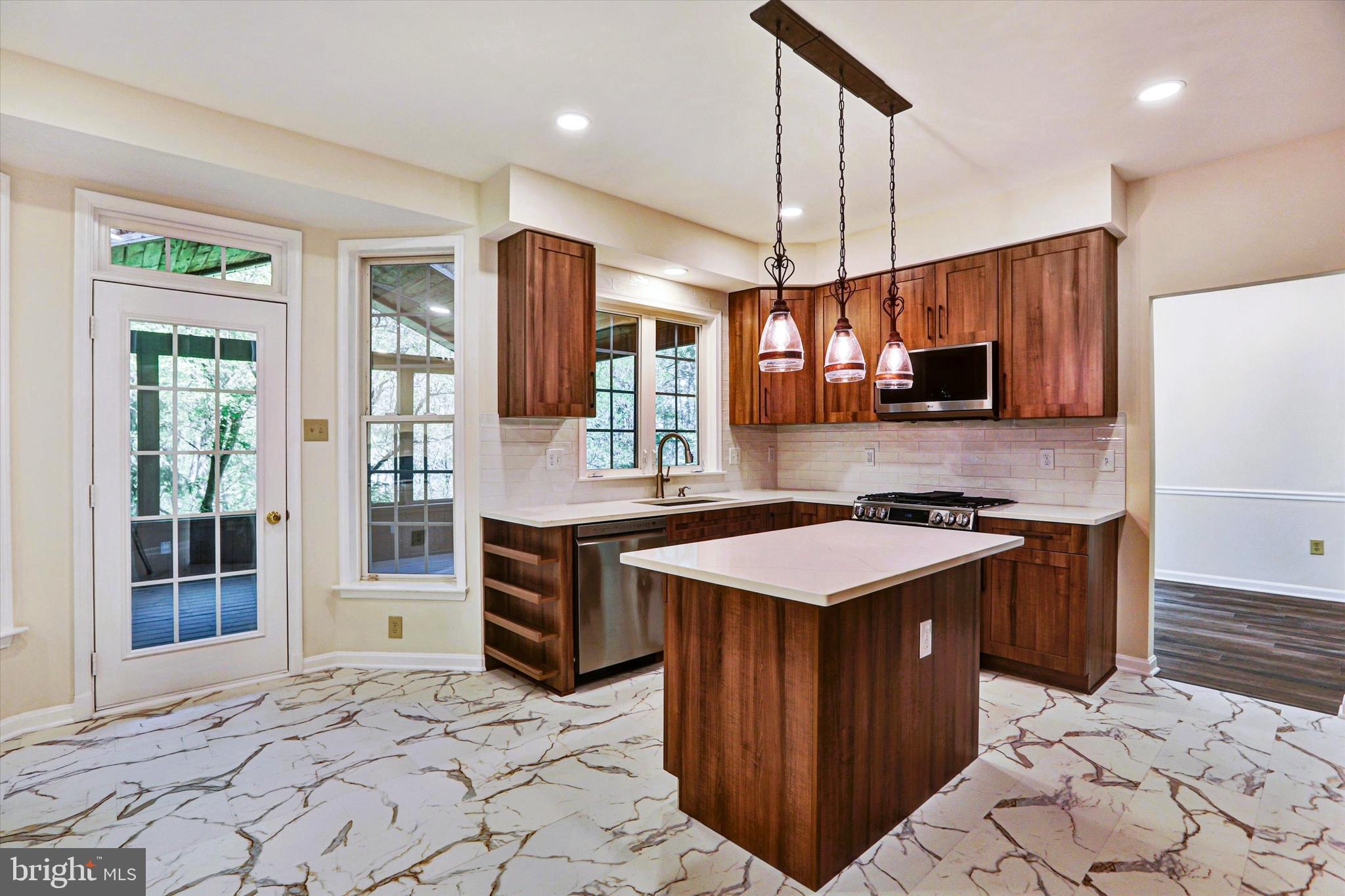 VILLAGE OF RIVER HILL - Residential