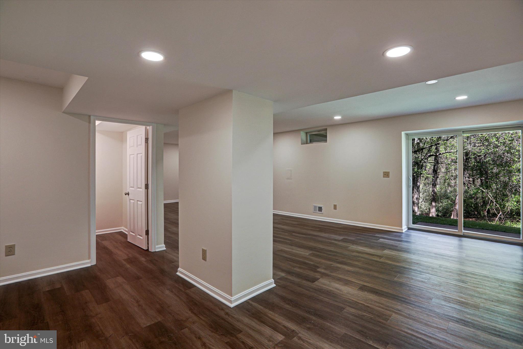 VILLAGE OF RIVER HILL - Residential