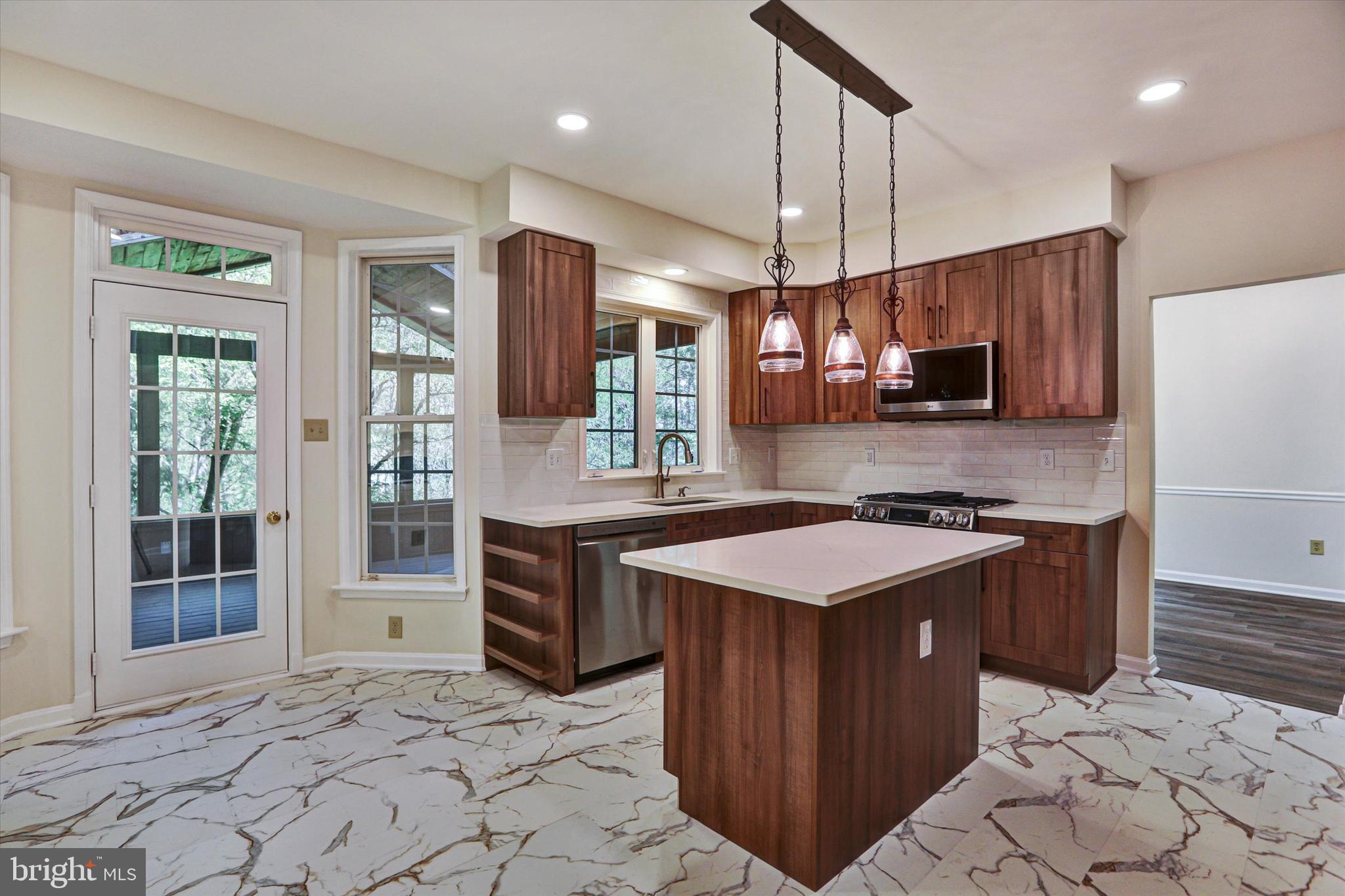 VILLAGE OF RIVER HILL - Residential