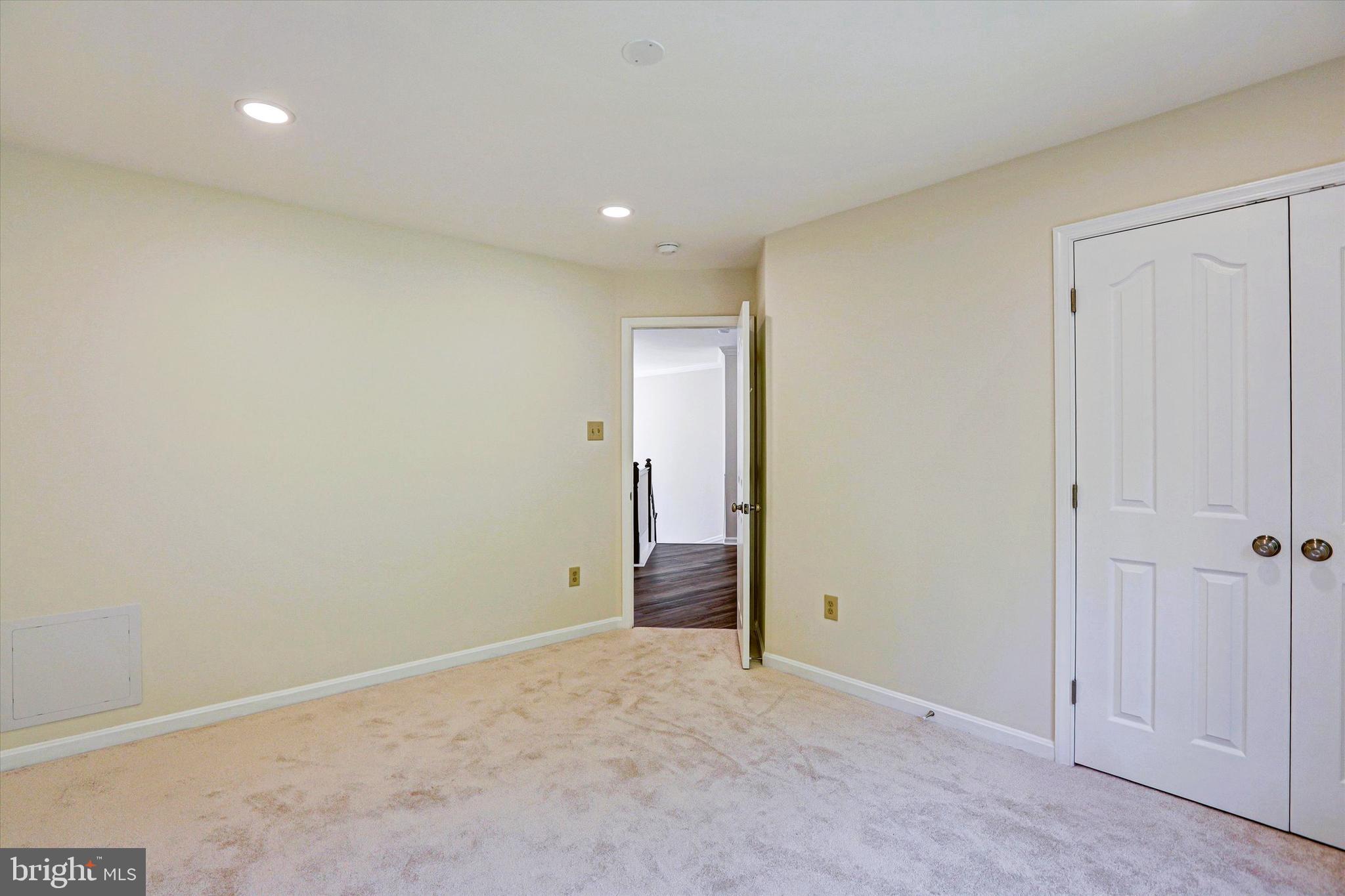 VILLAGE OF RIVER HILL - Residential