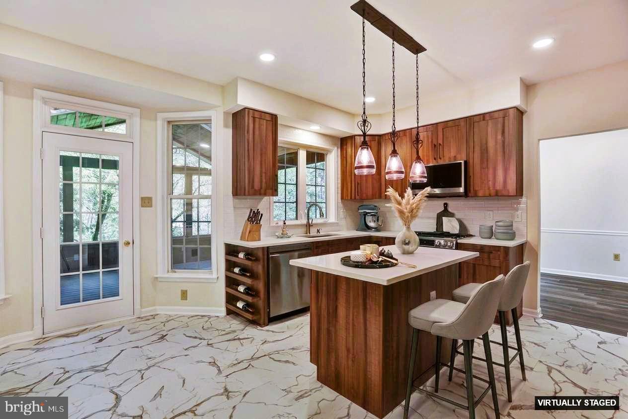 VILLAGE OF RIVER HILL - Residential