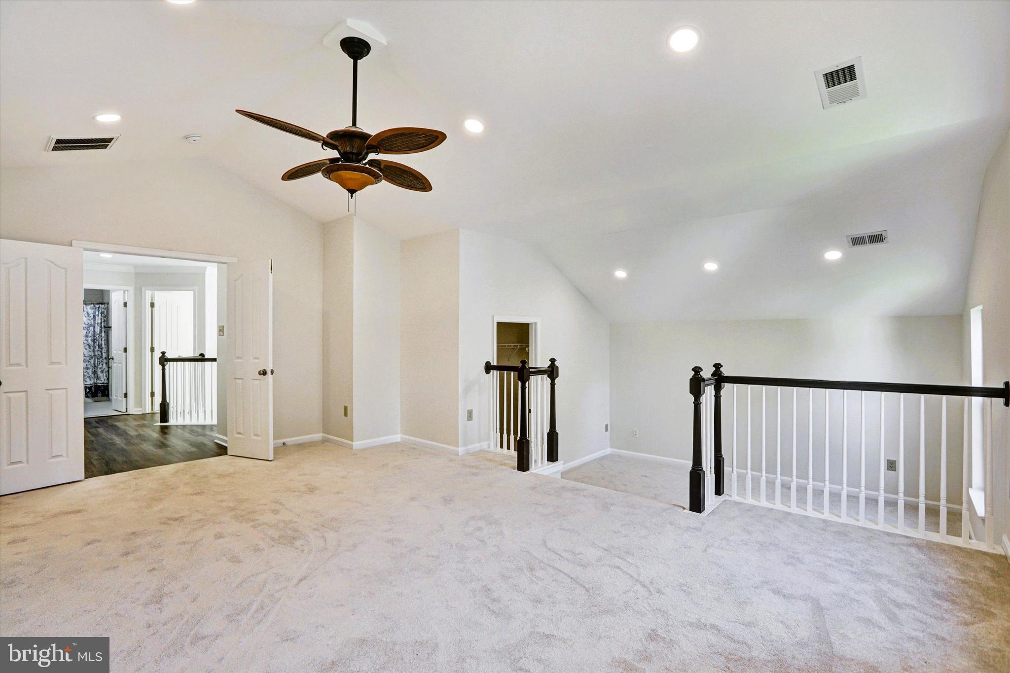 VILLAGE OF RIVER HILL - Residential