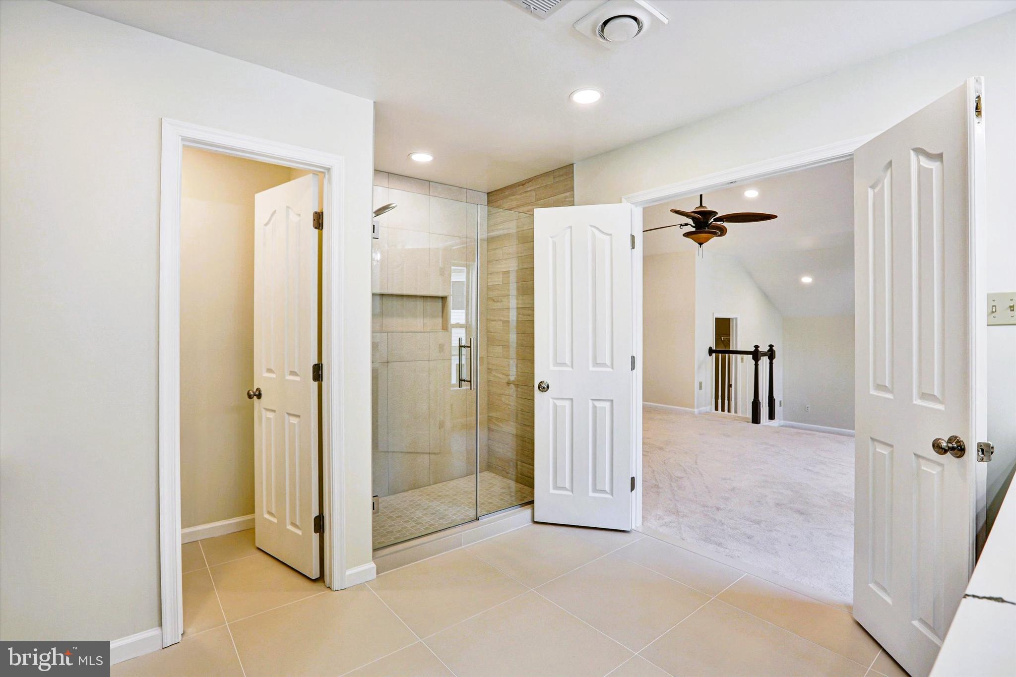 VILLAGE OF RIVER HILL - Residential