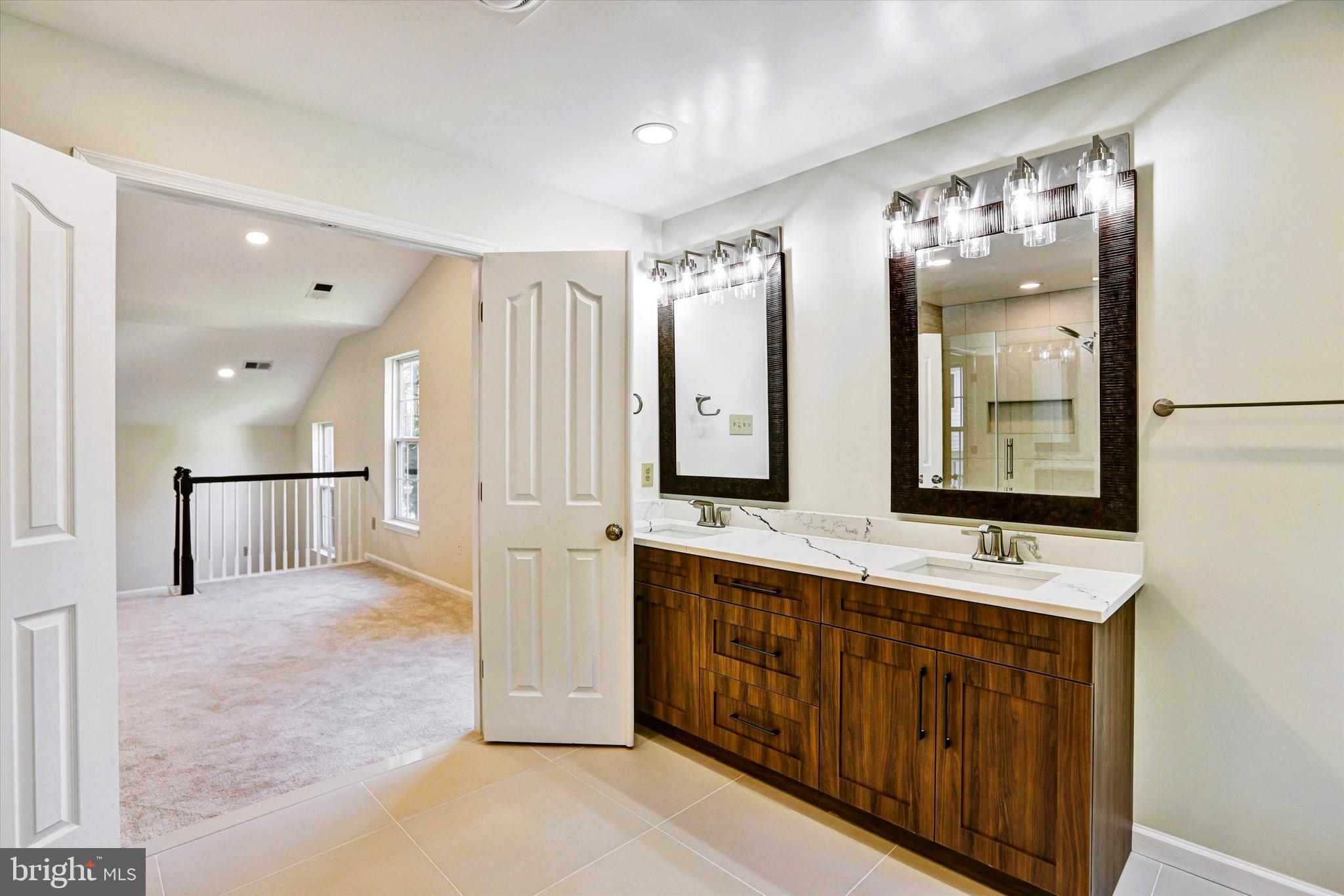 VILLAGE OF RIVER HILL - Residential