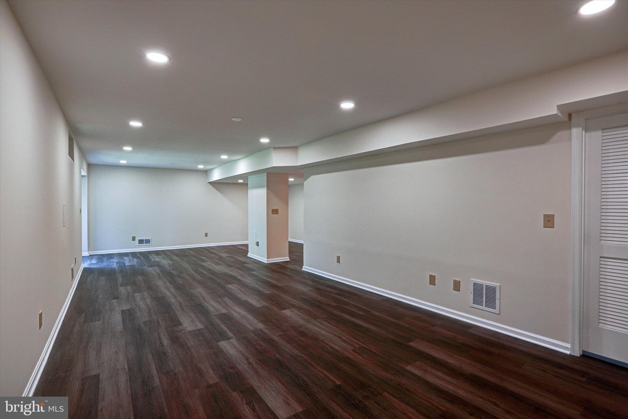 VILLAGE OF RIVER HILL - Residential