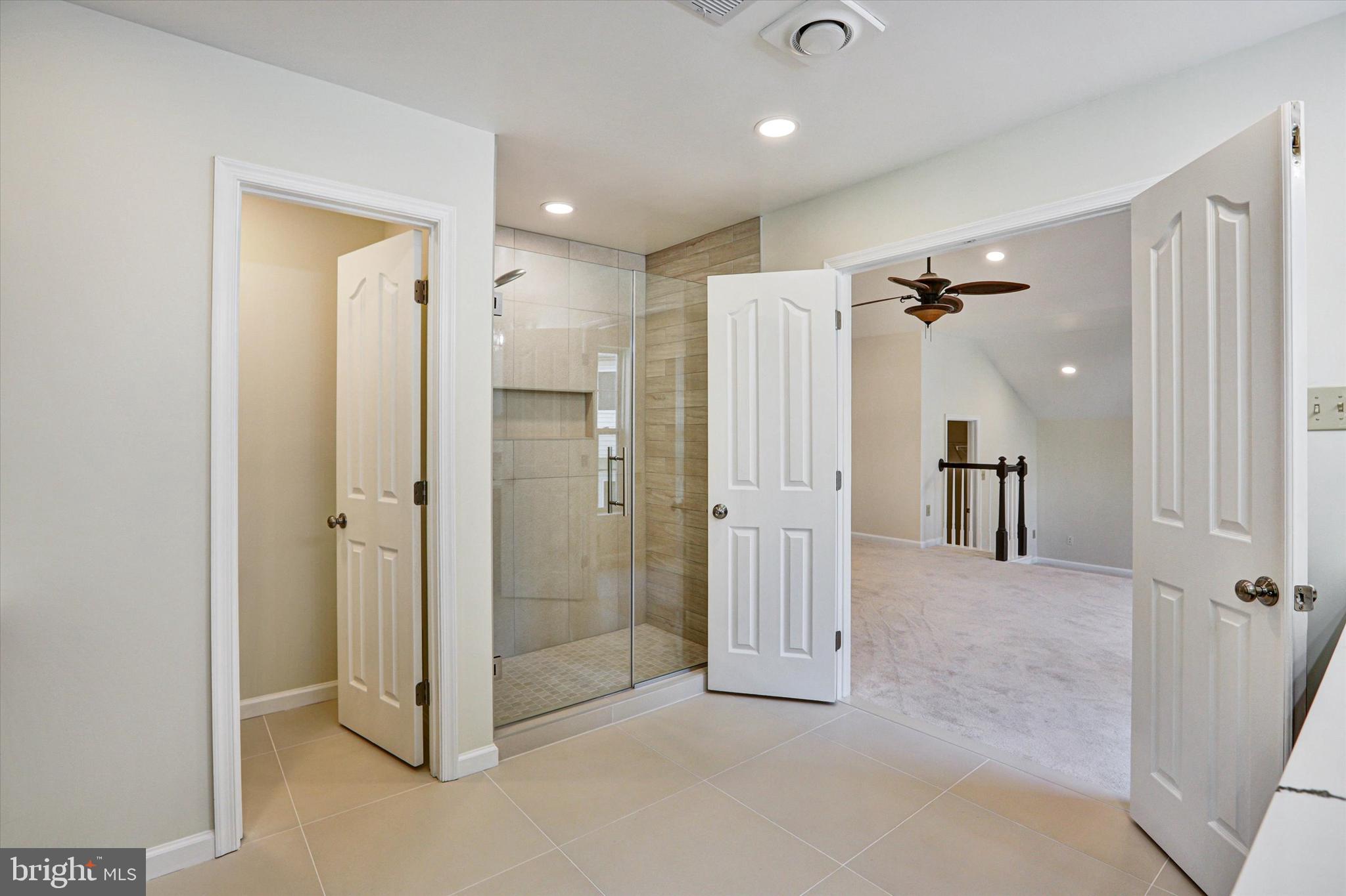 VILLAGE OF RIVER HILL - Residential