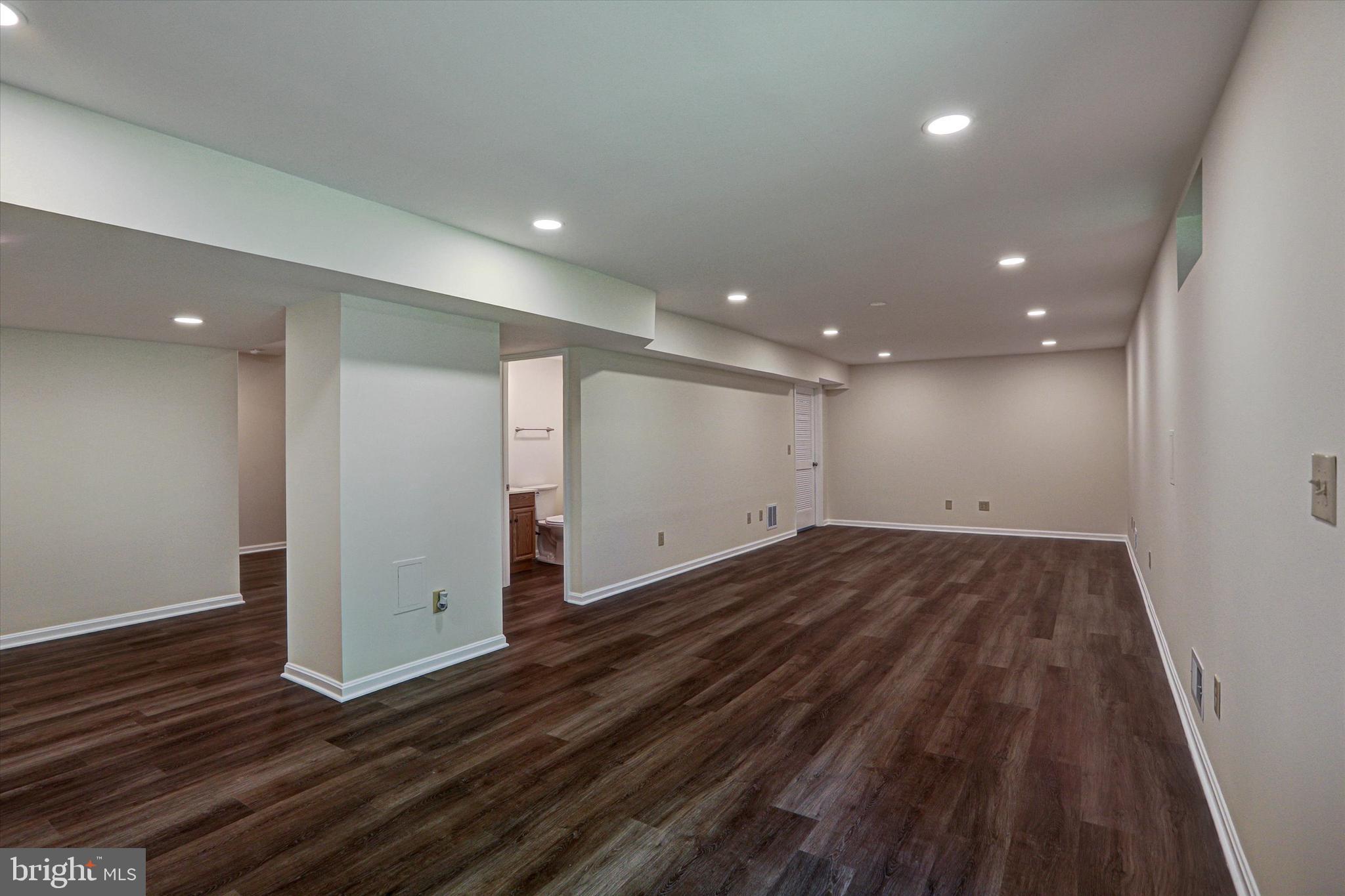 VILLAGE OF RIVER HILL - Residential