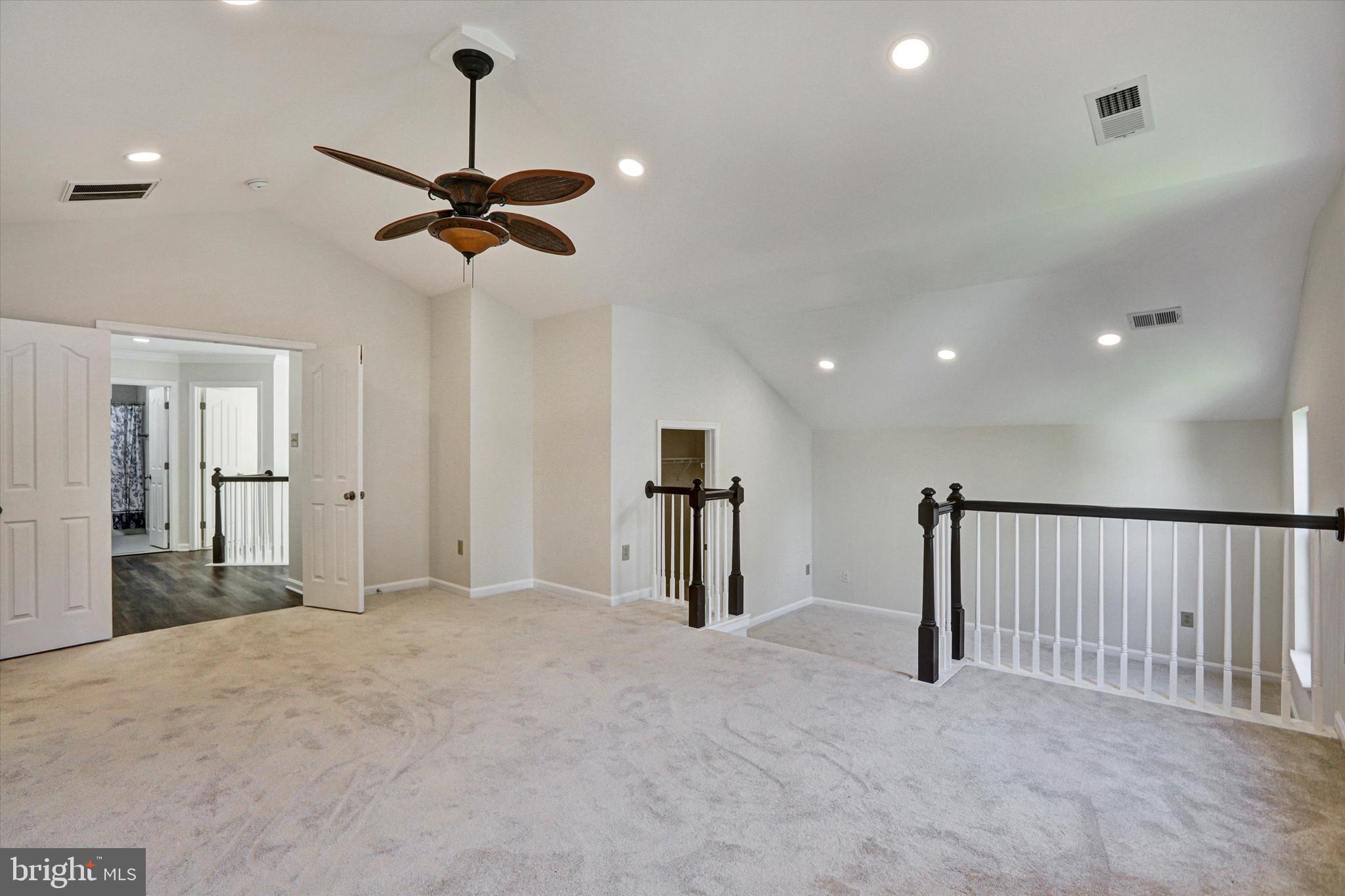 VILLAGE OF RIVER HILL - Residential