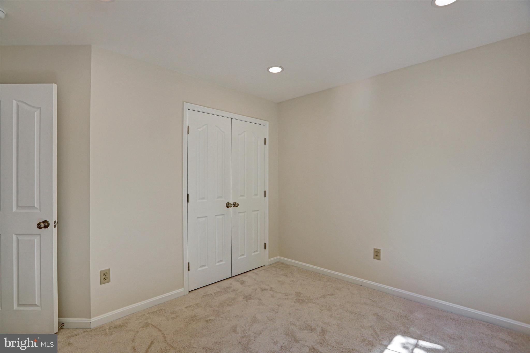 VILLAGE OF RIVER HILL - Residential