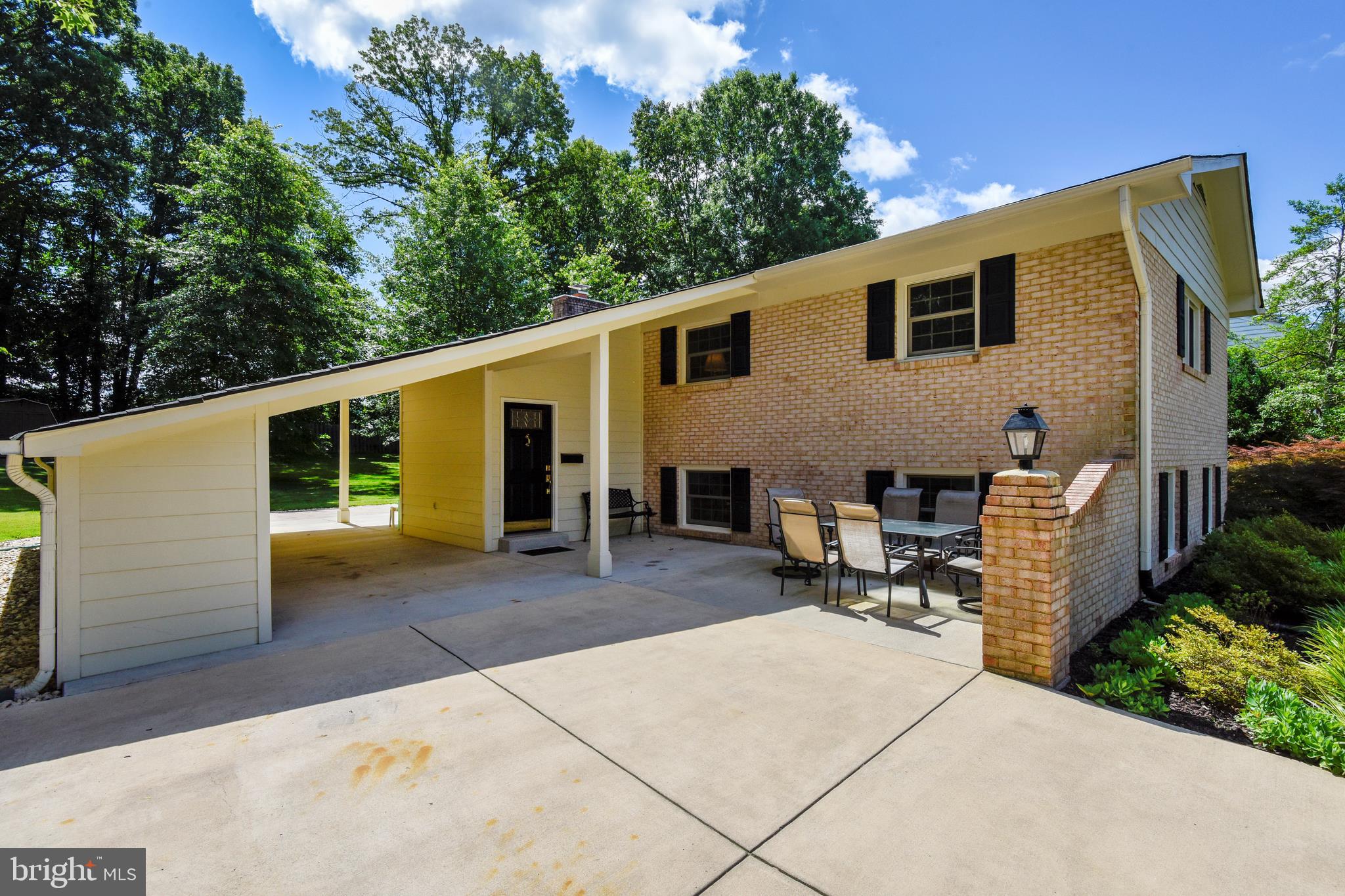 STRATFORD ON THE POTOMAC - Residential