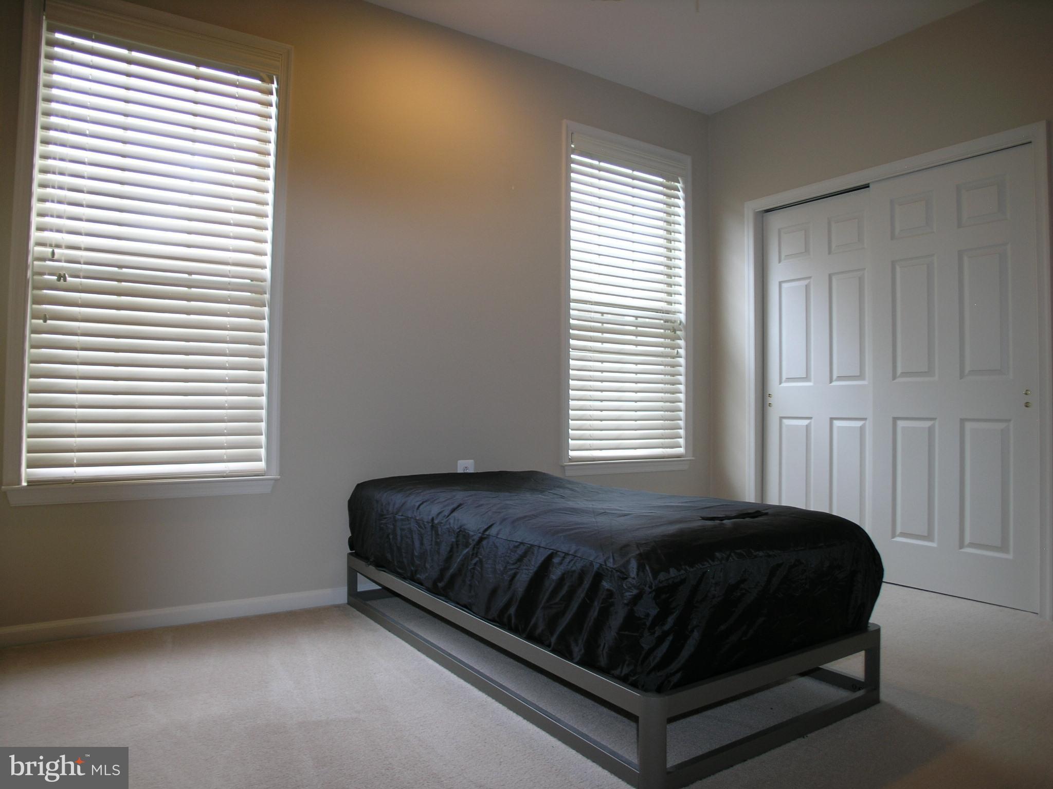 HERITAGE CR ESTS - Residential