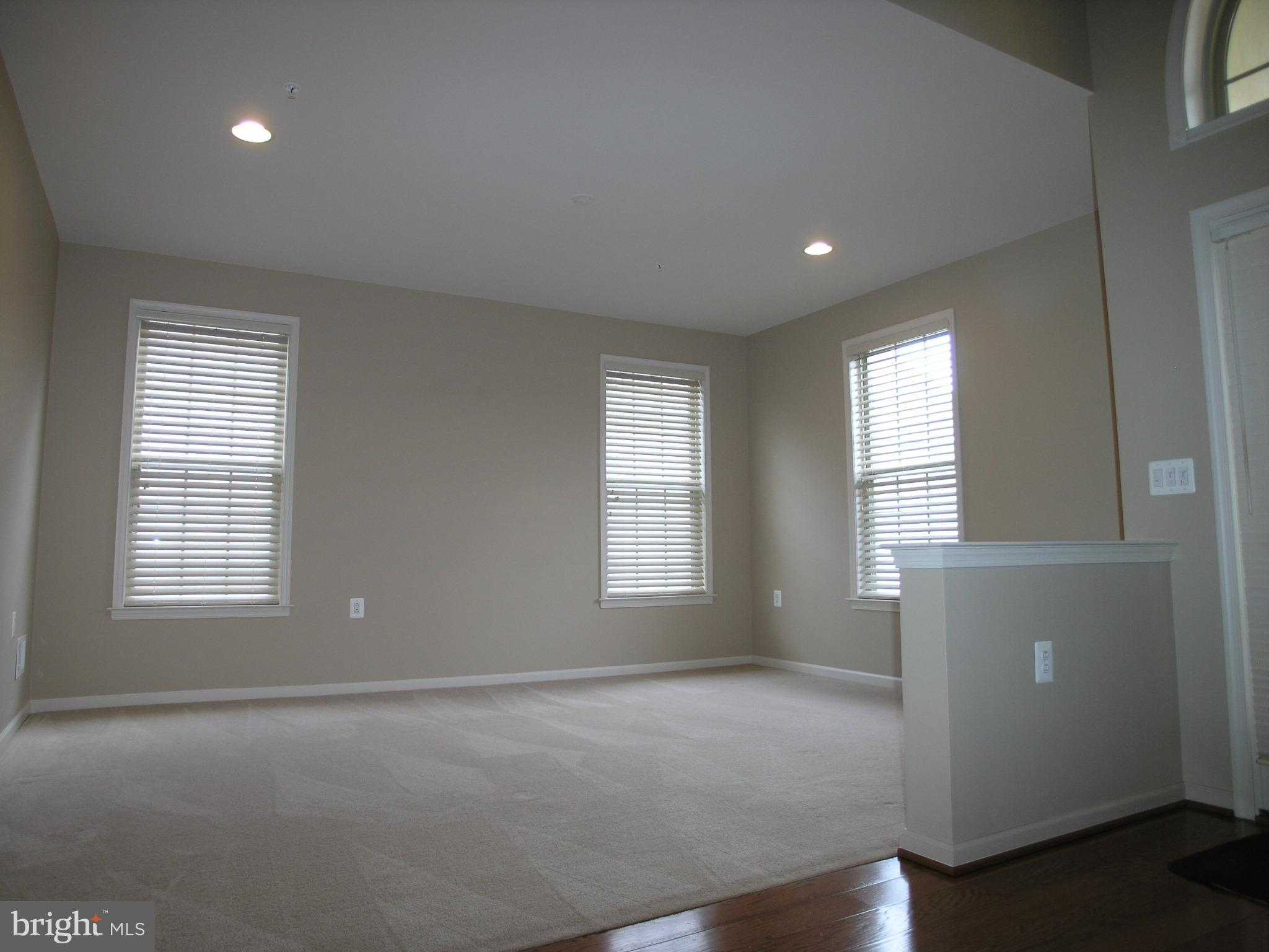 HERITAGE CR ESTS - Residential