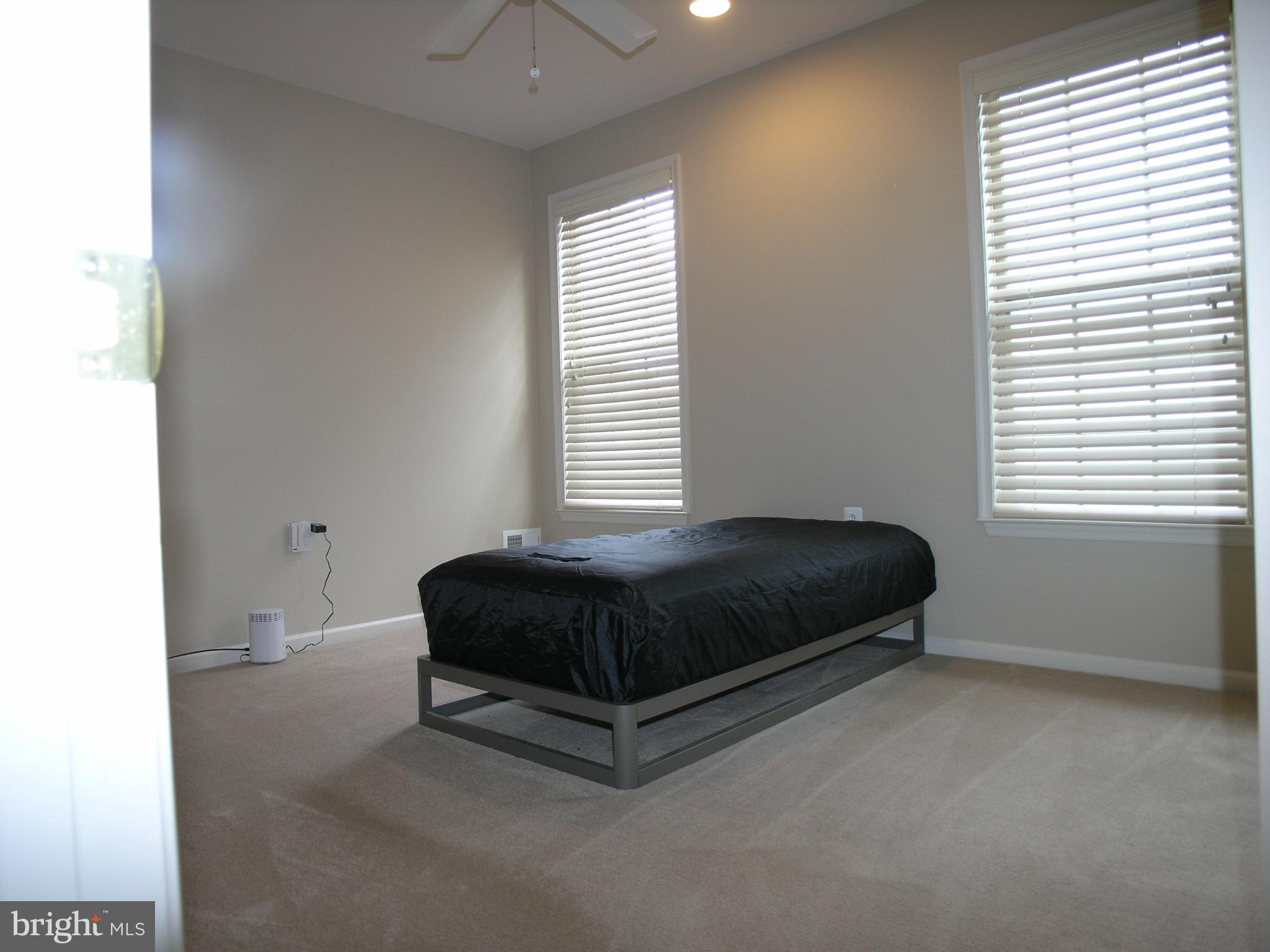 HERITAGE CR ESTS - Residential