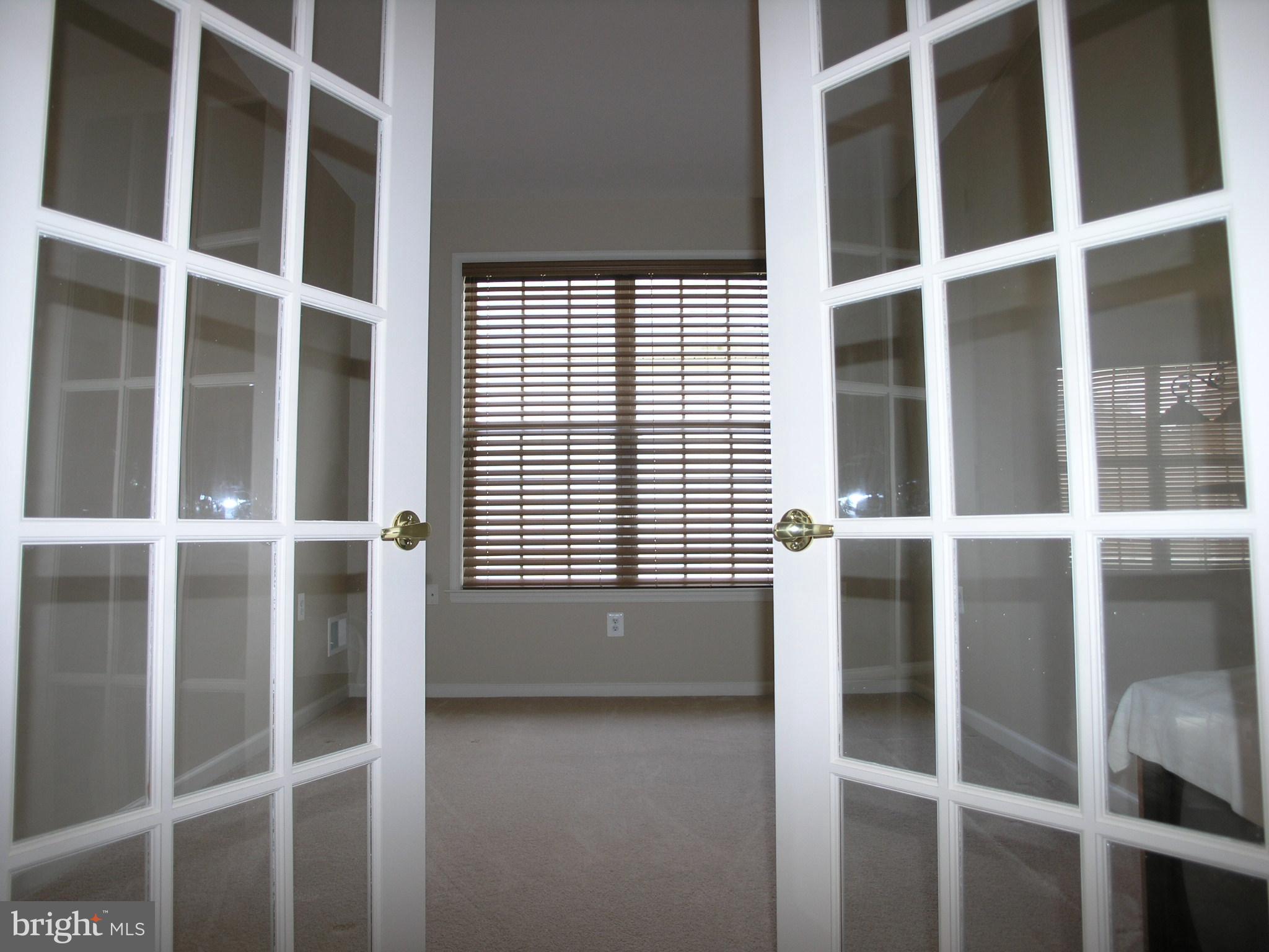 HERITAGE CR ESTS - Residential