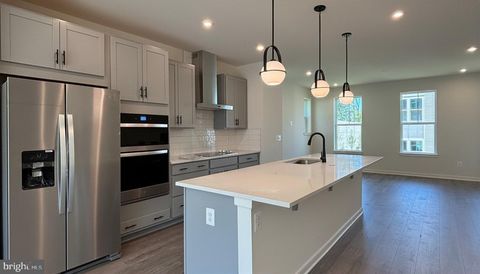 Photo of 18024 Alicia Avenue, DUMFRIES, VA 22026 (MLS # VAPW2120794)