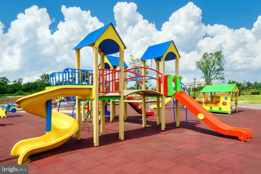 CASCADE LANDING - Residential