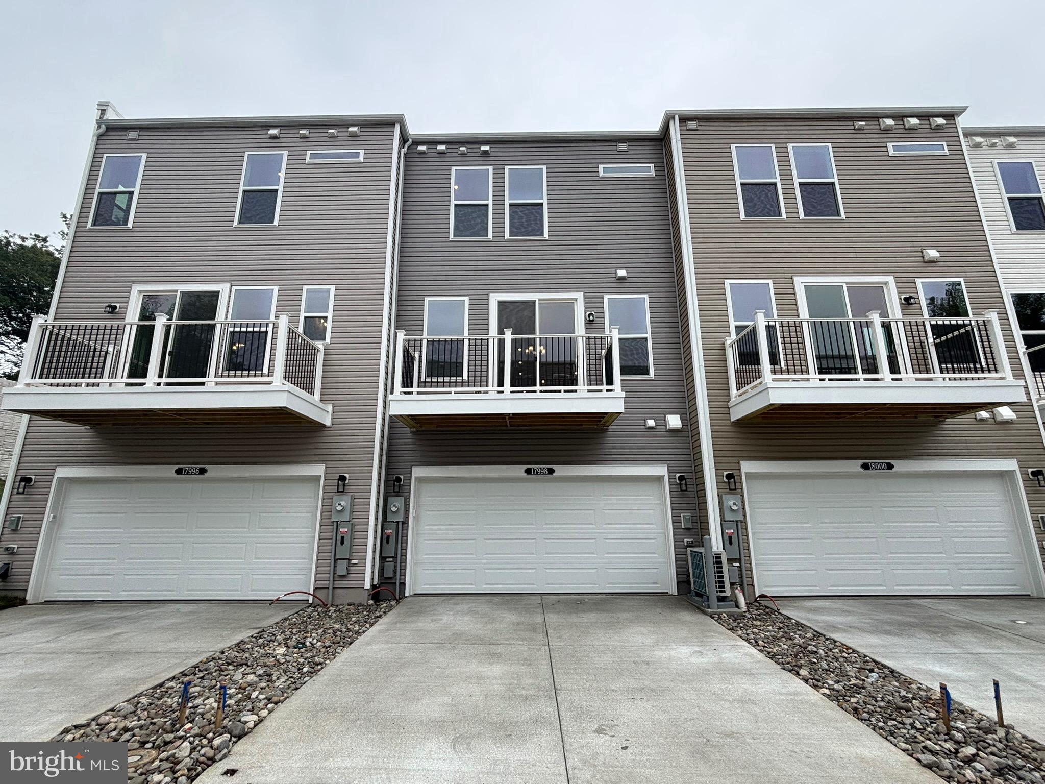 CASCADE LANDING - Residential