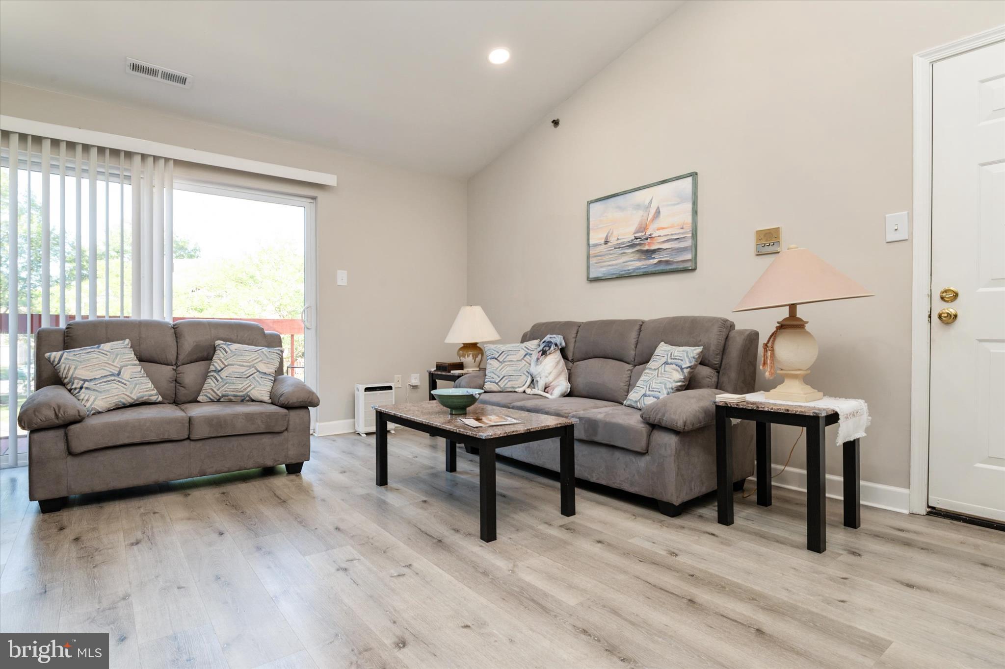 2 BANYAN WOOD COURT 304