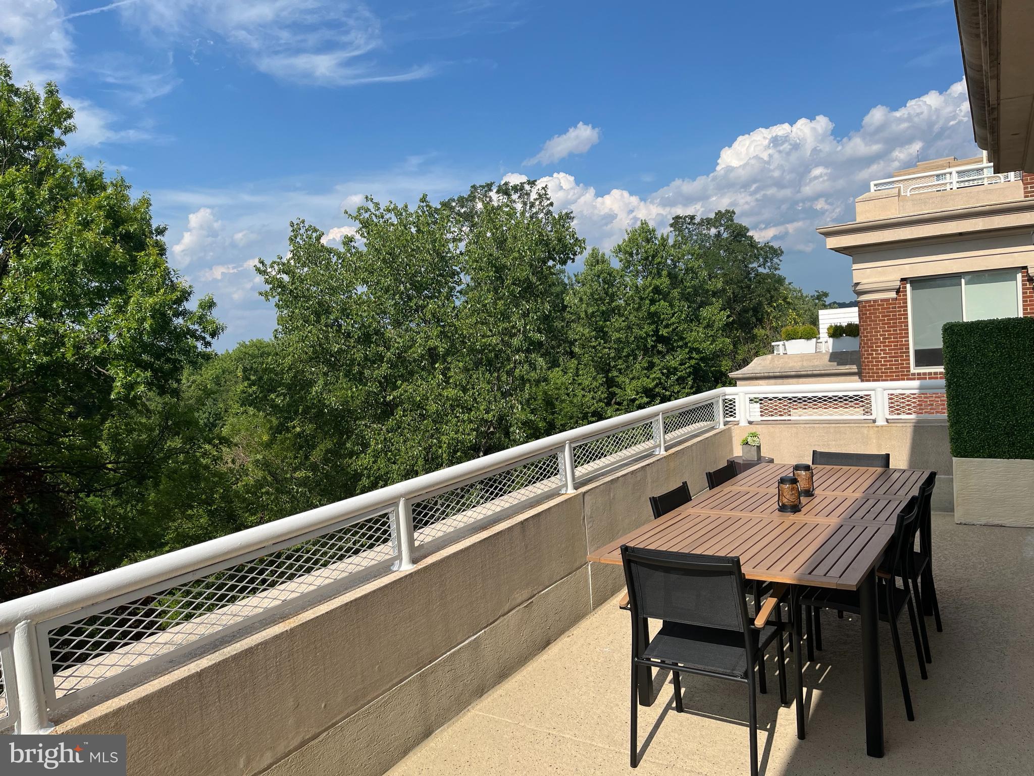 OLD TOWN NORTH - Residential