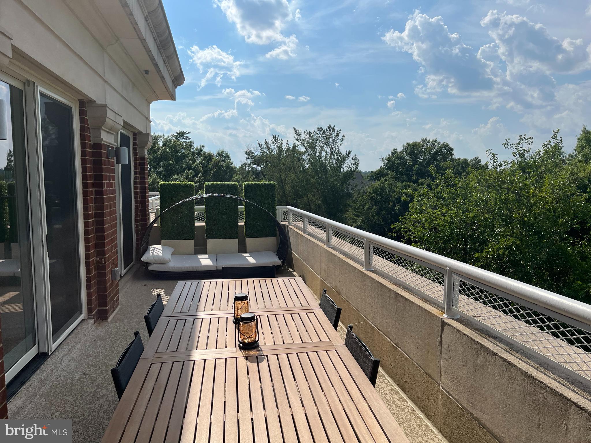 OLD TOWN NORTH - Residential