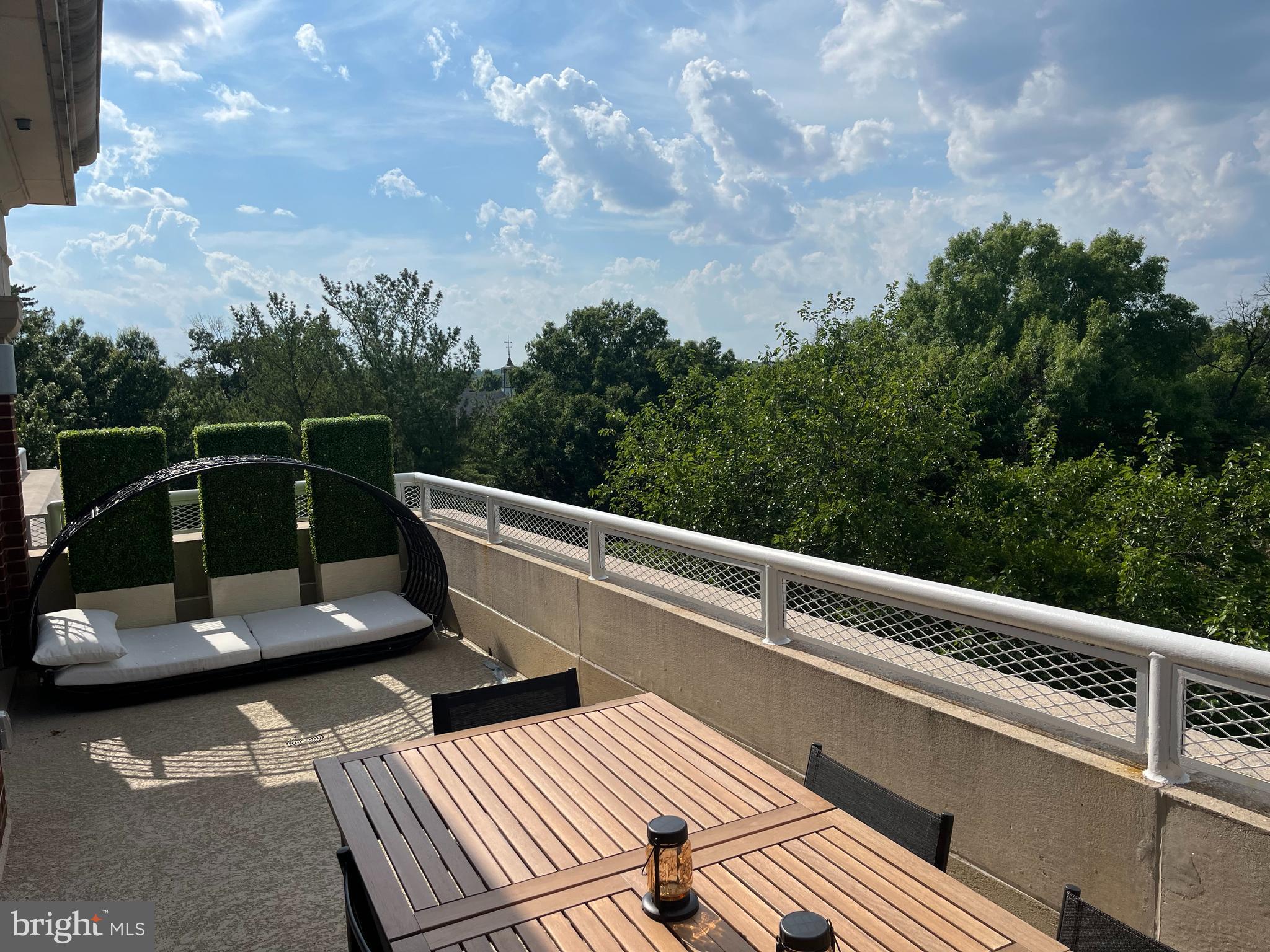 OLD TOWN NORTH - Residential