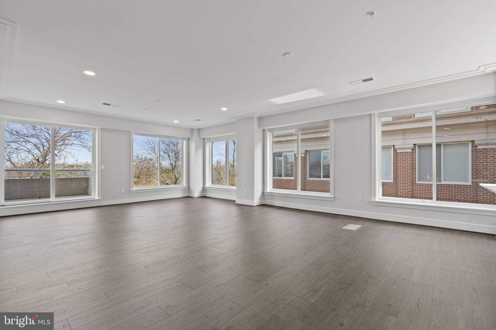 OLD TOWN NORTH - Residential