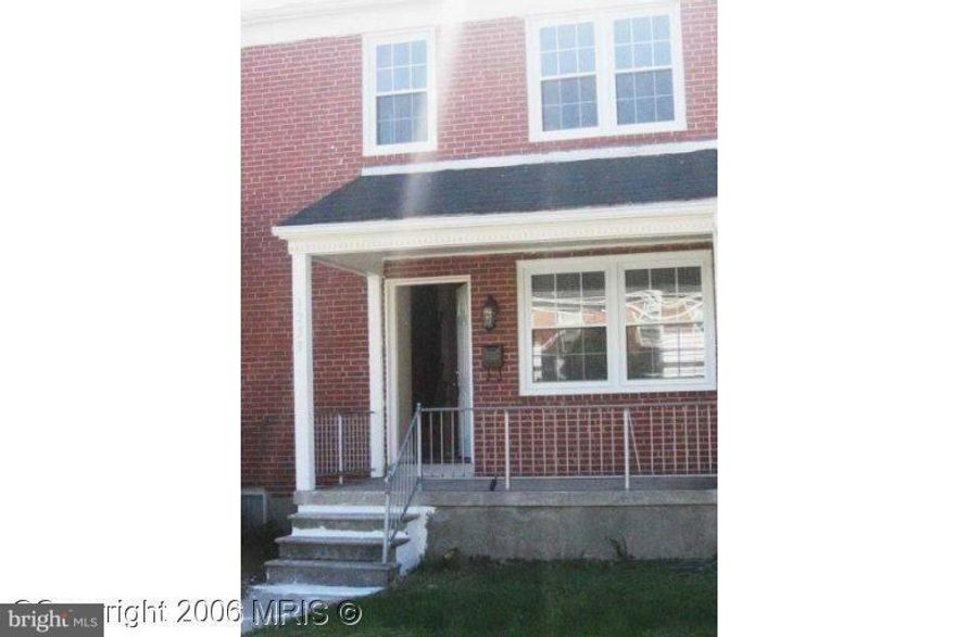 REDUCED! Porch front 3 bedroom townhouse with finished lower level with a half bath. Spacious room sizes- living room-dining room-kitchen on 1st level. 3 bedrooms and bath on the 2ndlevel. Family room or 4th bedroom in the lower level, half bath and laundry. Come take a look!