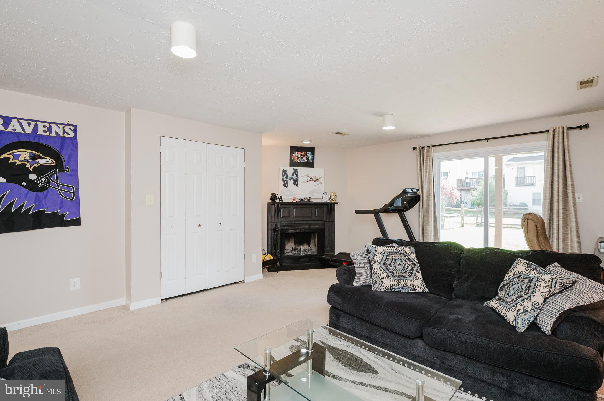 CONSTANT FRIENDSHIP - Residential